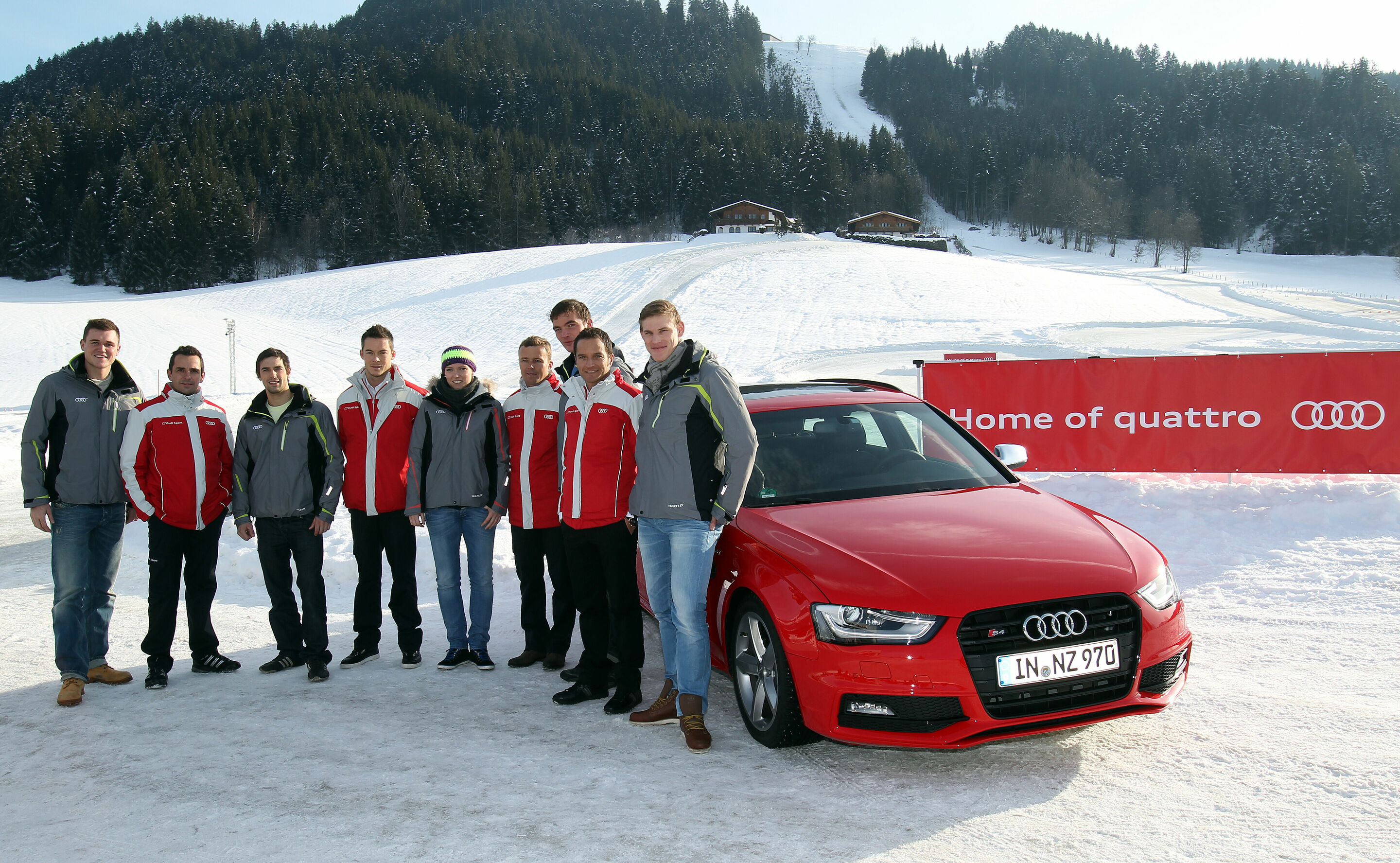 Von links: Andreas Kufner, Benoît Tréluyer, Hannes Aigner, André Lotterer, Helena Fromm, Marcel Fässler, Tim Grohmann , Timo Scheider und Karl Schulze