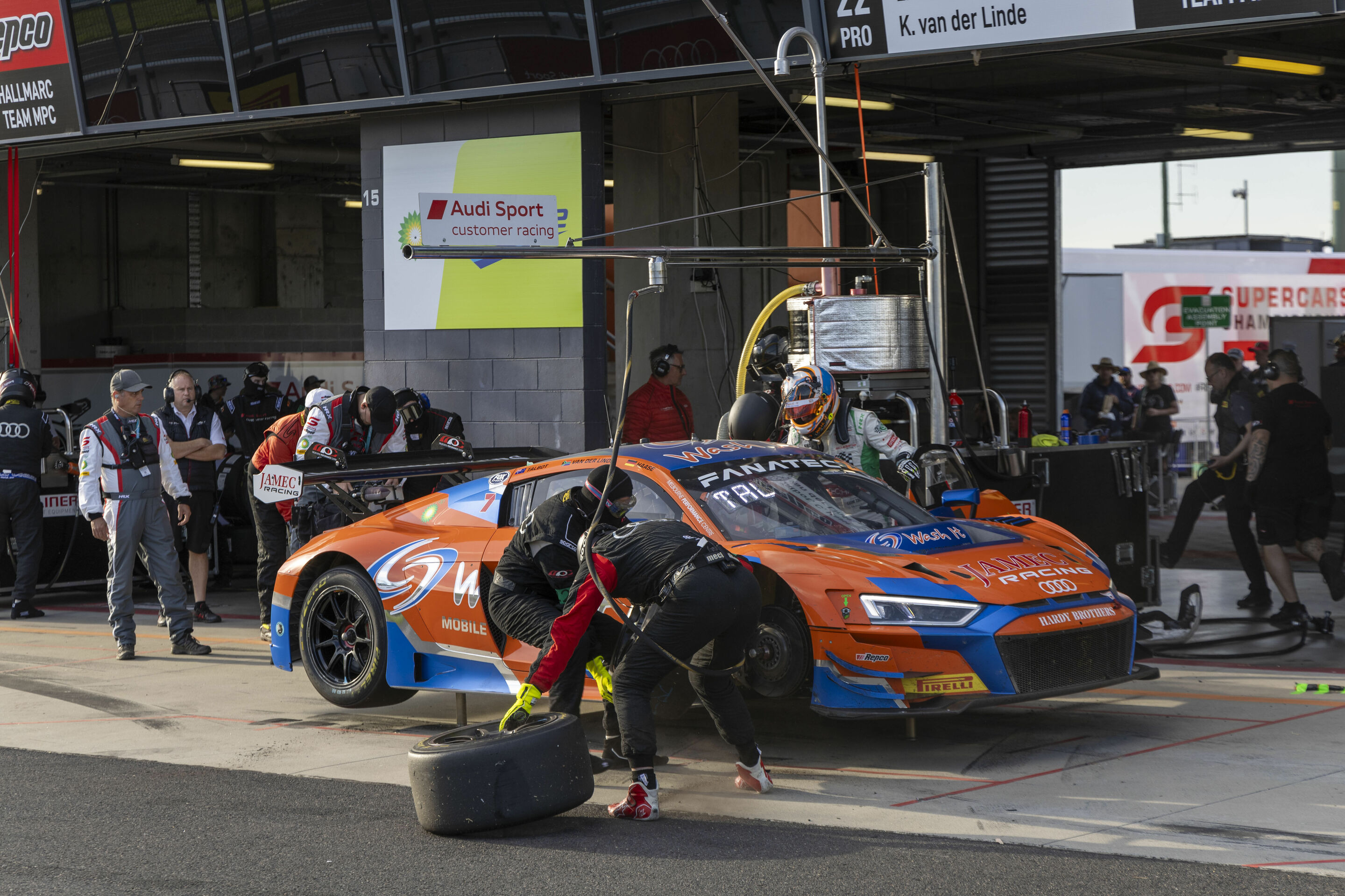 12h Bathurst 2024 - Audi R8 LMS #22 (Wash It Team MPC), Christopher Haase/Kelvin van der Linde/Liam Talbot
