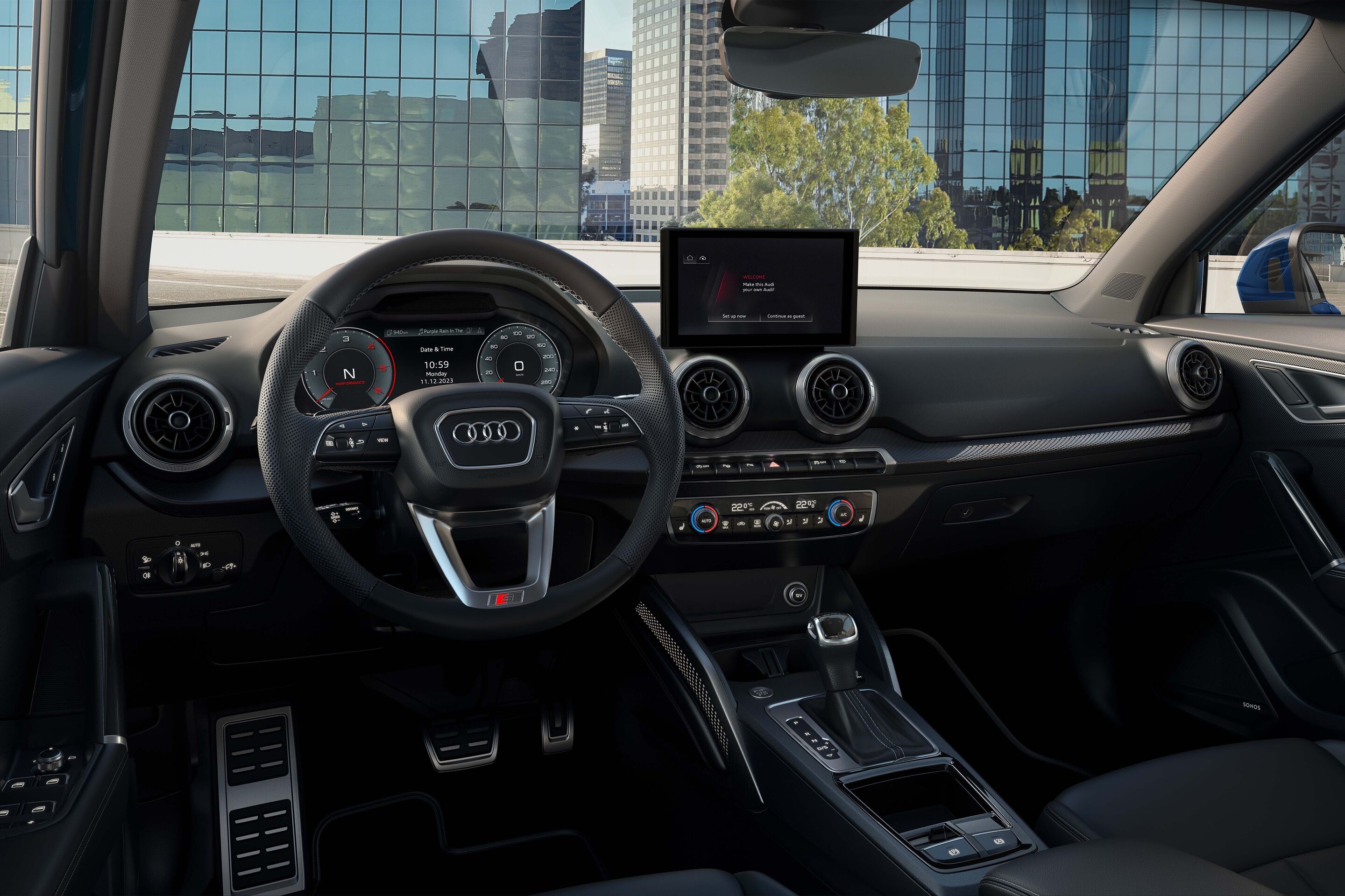 Audi Q2 (bis 2026) - Infotainment-Upgrade: Die Audi Q2 Modelle erhalten erstmals ein 8,8 Zoll großes touch display. Das Audi virtual cockpit gehört ab sofort zum Serienumfang.