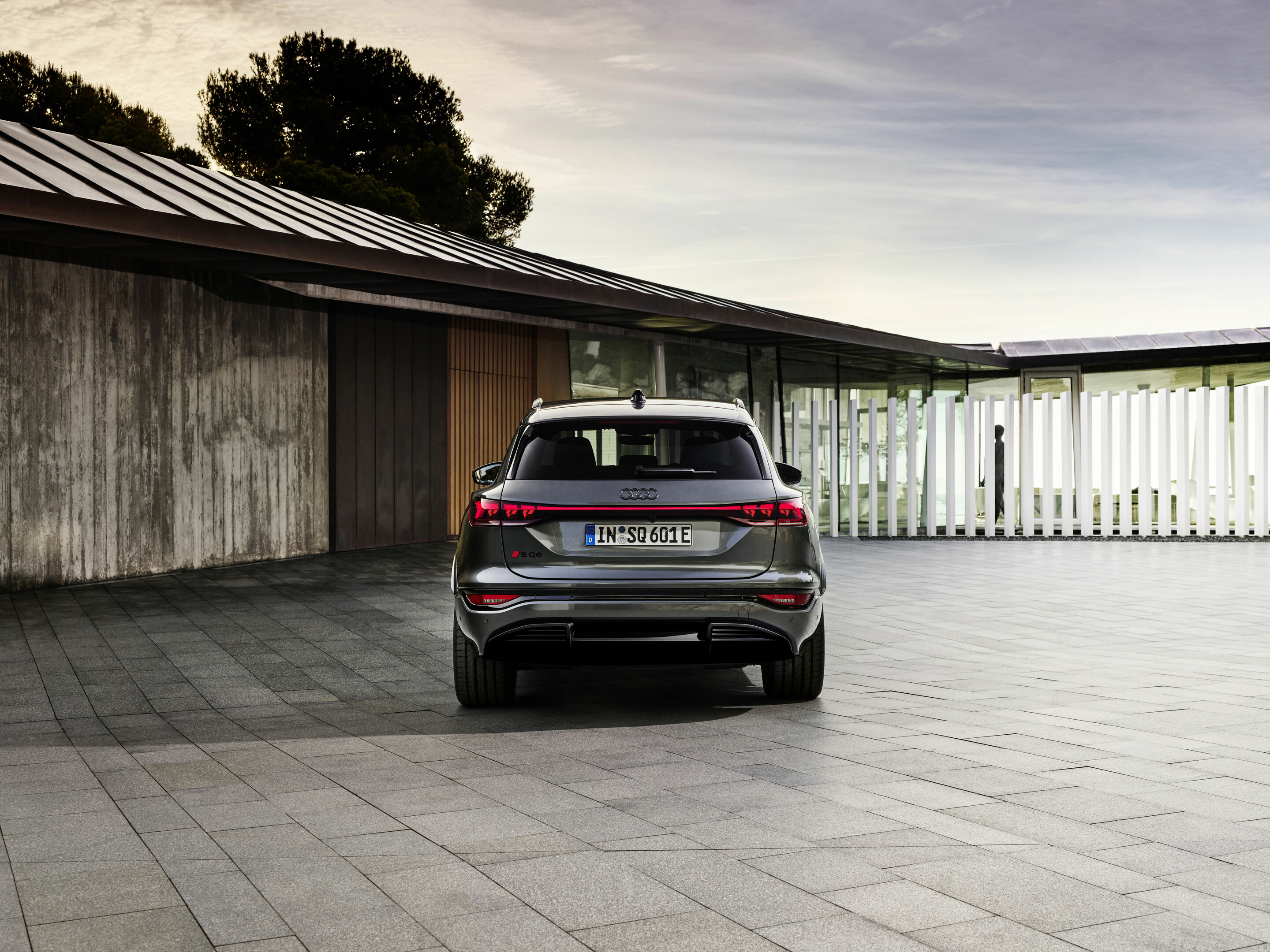 Audi SQ6 e-tron - Standaufnahme,
Farbe: Daytonagrau Perleffekt