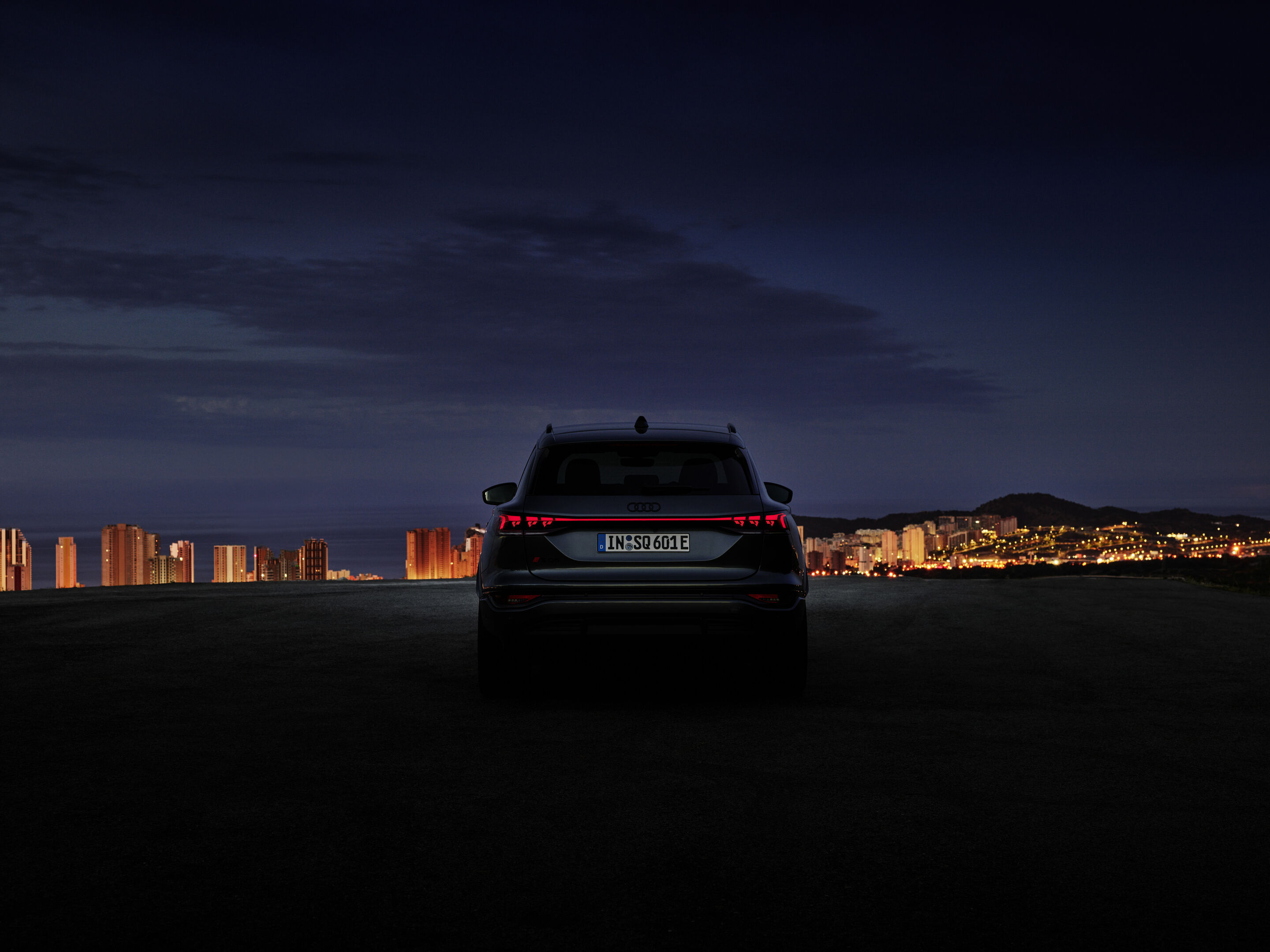 Audi SQ6 e-tron - Standaufnahme,
Farbe: Daytonagrau Perleffekt