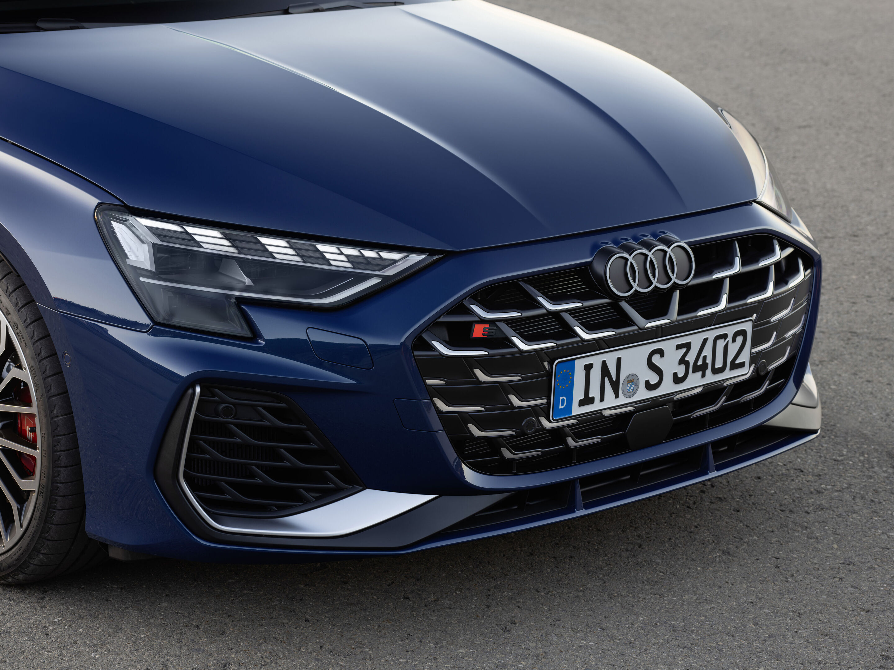 Audi S3 Limousine - Standaufnahme,
Farbe: Ascariblau Metallic