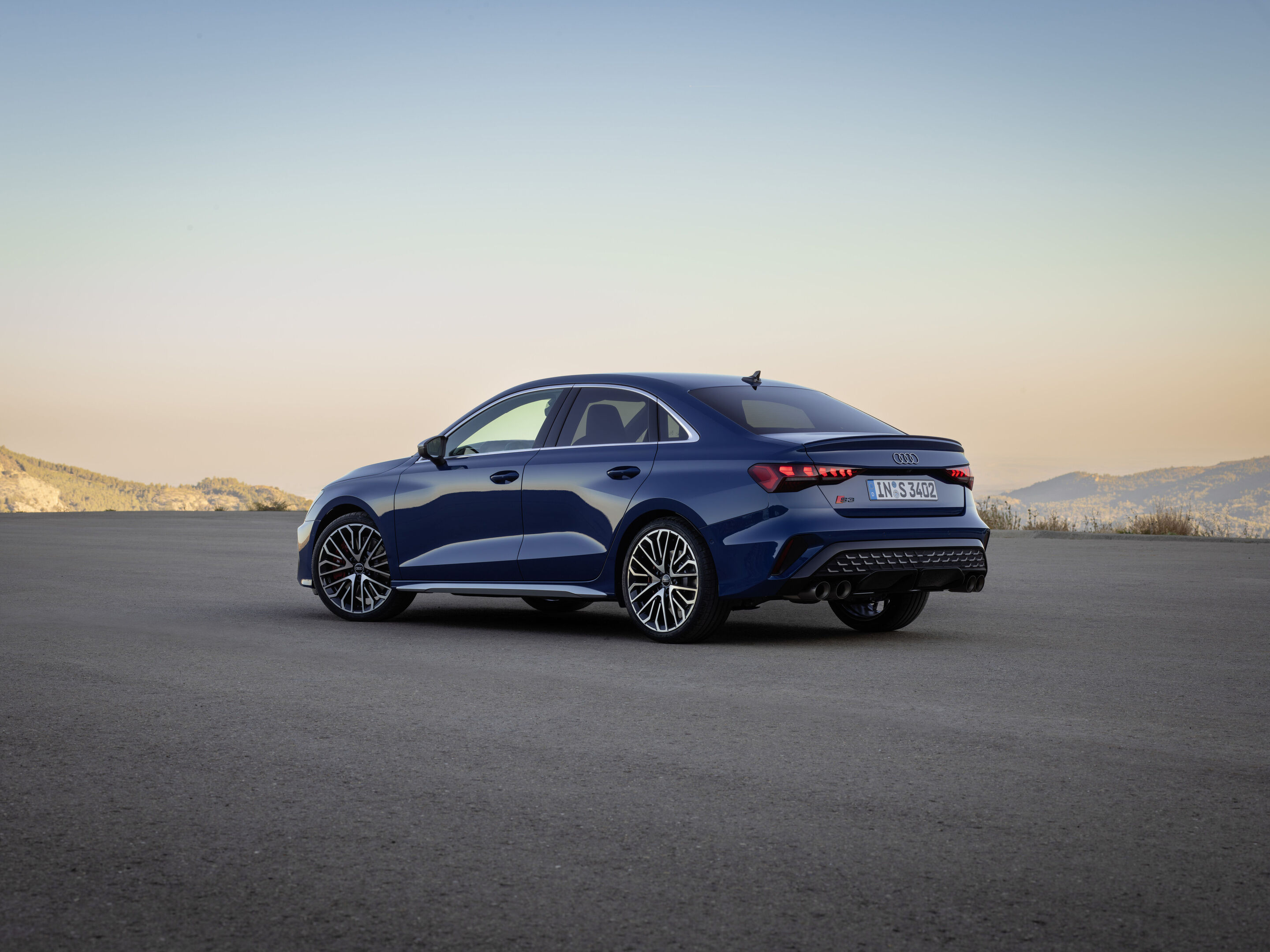 Audi S3 Limousine - Standaufnahme,
Farbe: Ascariblau Metallic