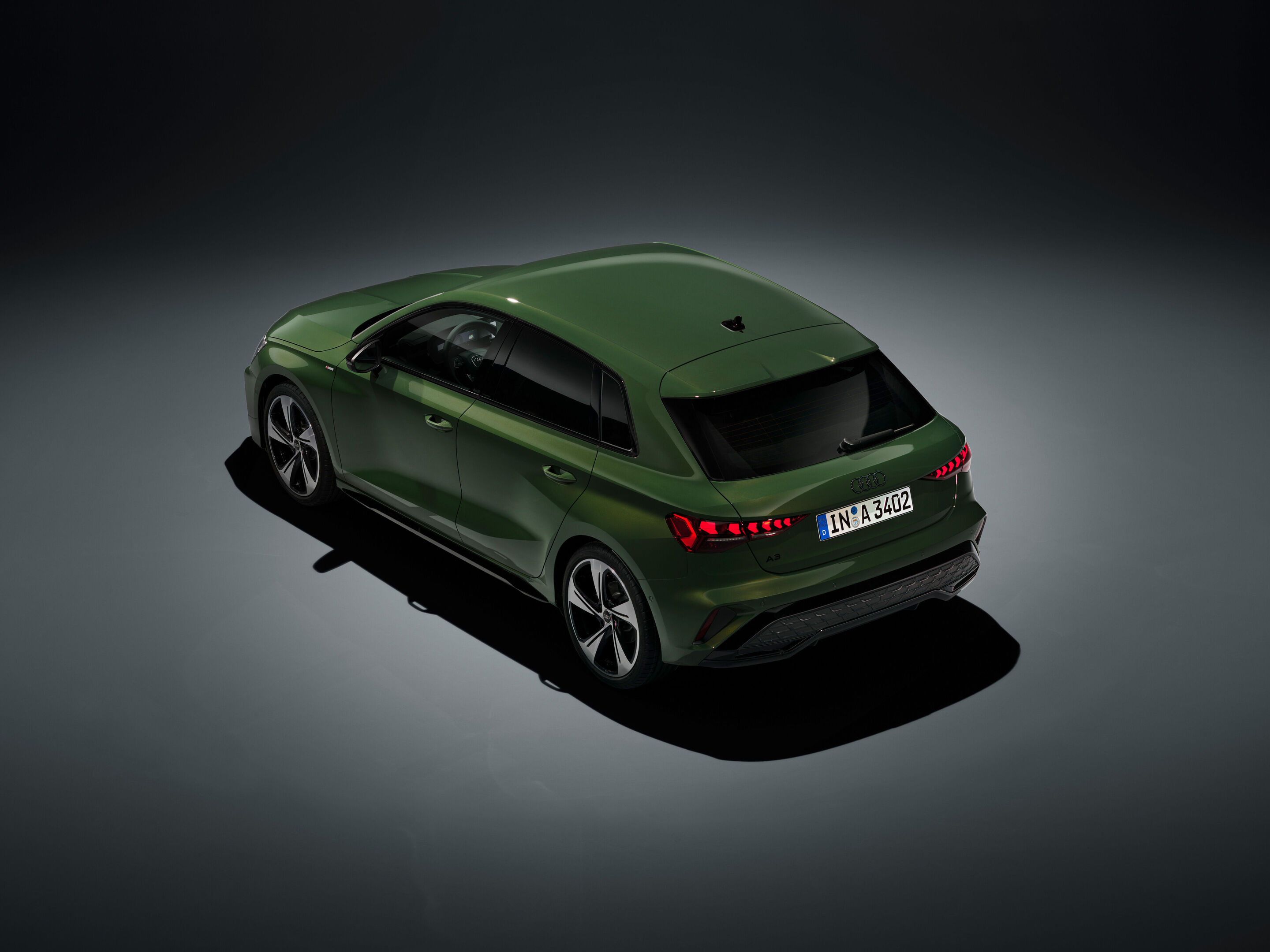 Audi A3 Sportback - Standaufnahme, 
Farbe: Distriktgrün Metallic