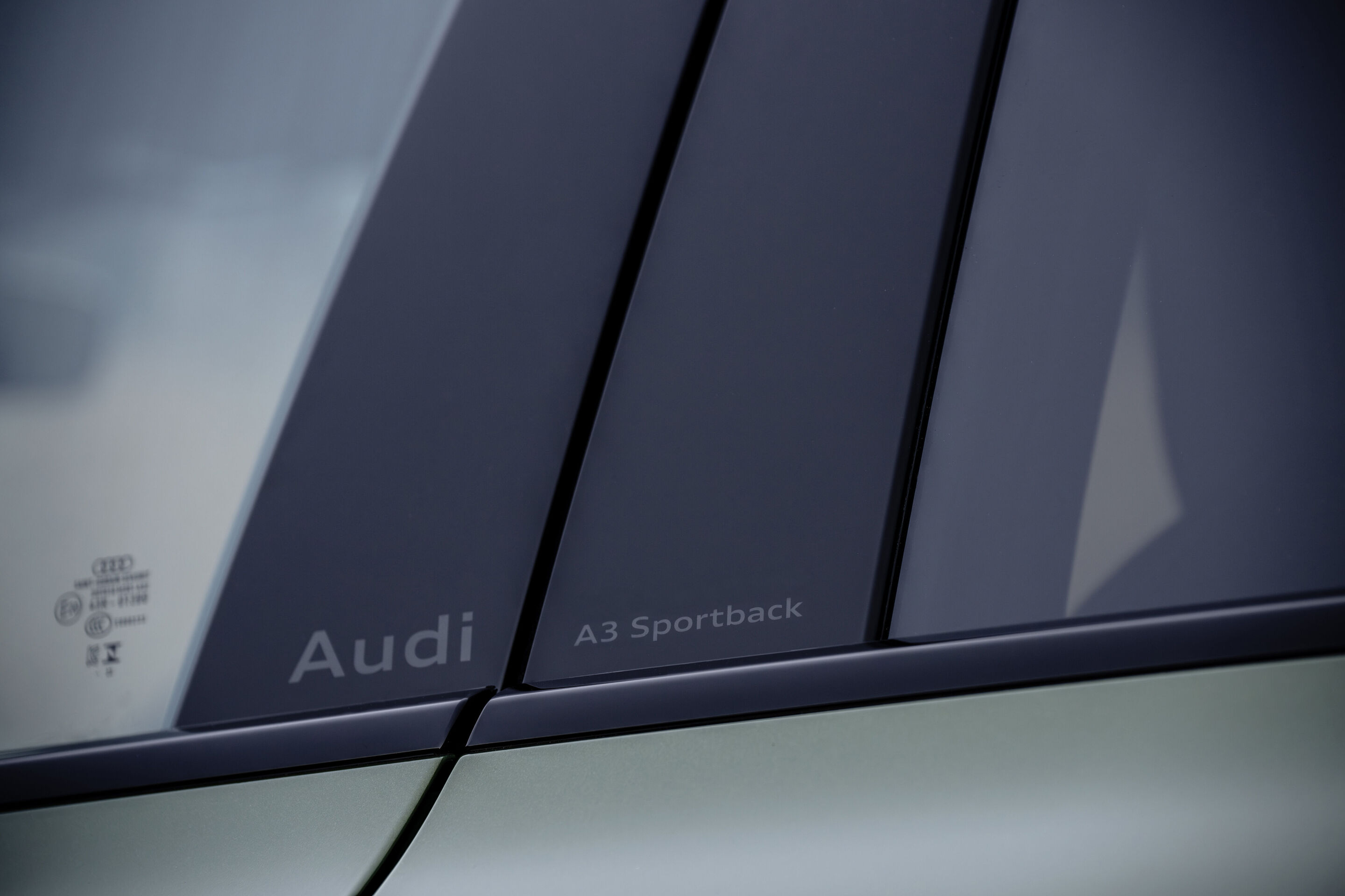 Audi A3 Sportback - Detail, 
Farbe: Distriktgrün Metallic