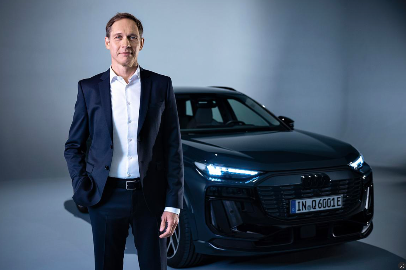 Audi Board Member for Production Gerd Walker - For Audi Board Member for Production Gerd Walker, the Q6 e-tron model series is a milestone on the road to e-mobility and the associated renewal of the company from within.