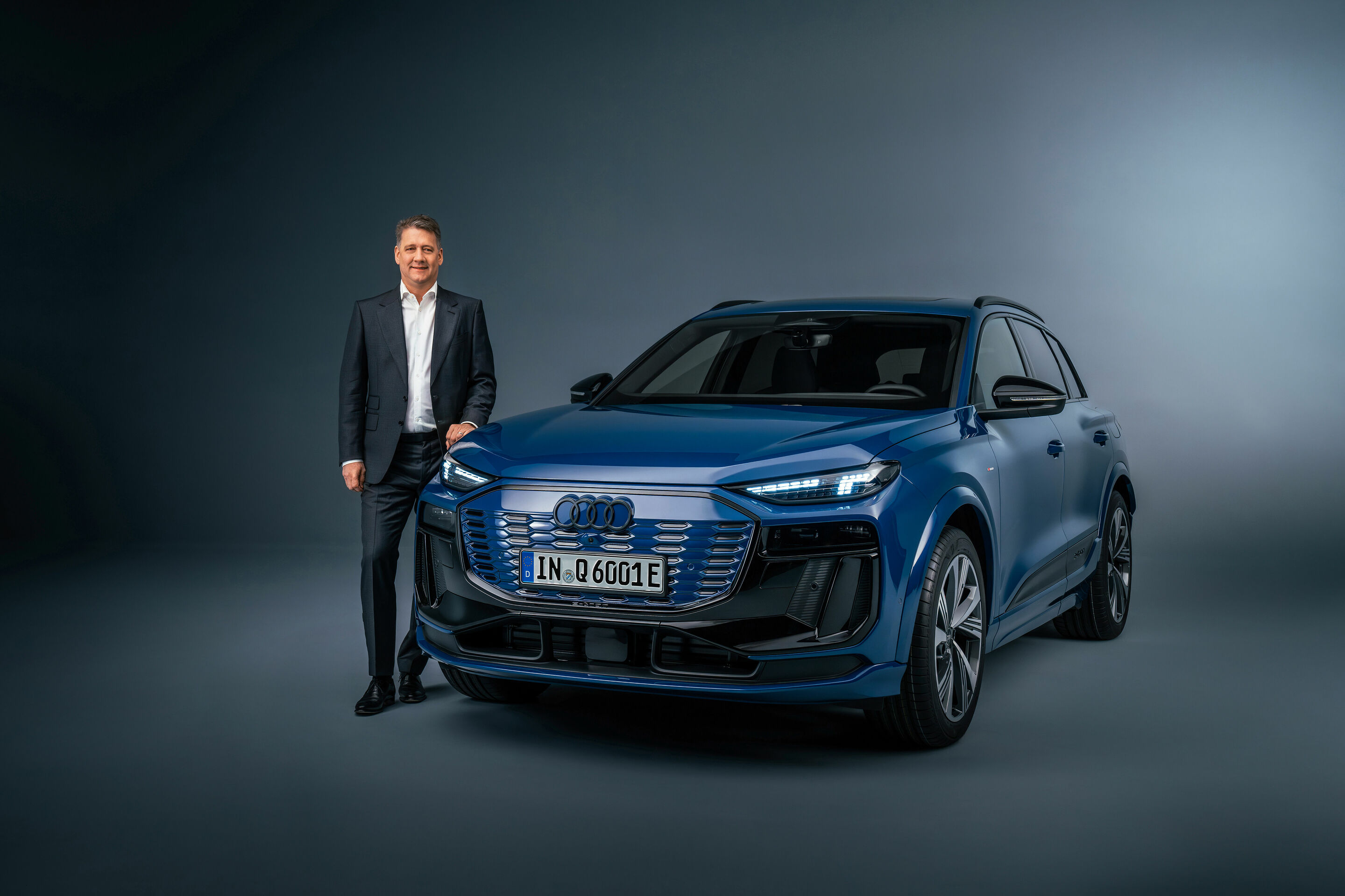 Gernot Döllner - Für Audi Chef Gernot Döllner ist die Premium Platform Electric und mit ihr die Audi Q6 e-tron Baureihe der nächste Technologiesprung zur elektrischen Premiumqualität.