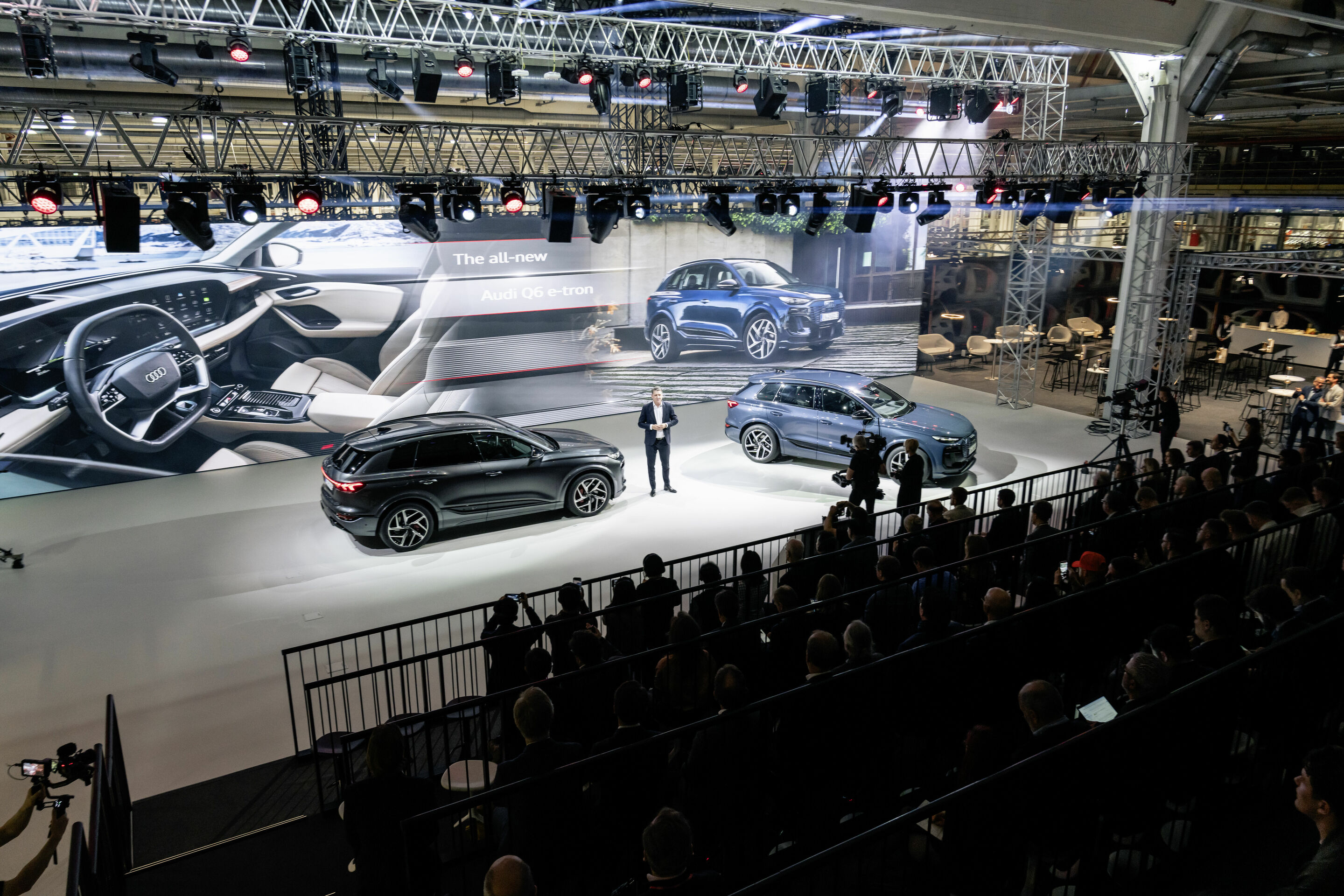 Weltpremiere des Audi Q6 e-tron am 18. März 2024 in der Ingolstädter Produktion - Weltpremiere des Audi Q6 e-tron am 18. März 2024 in der Ingolstädter Produktion
