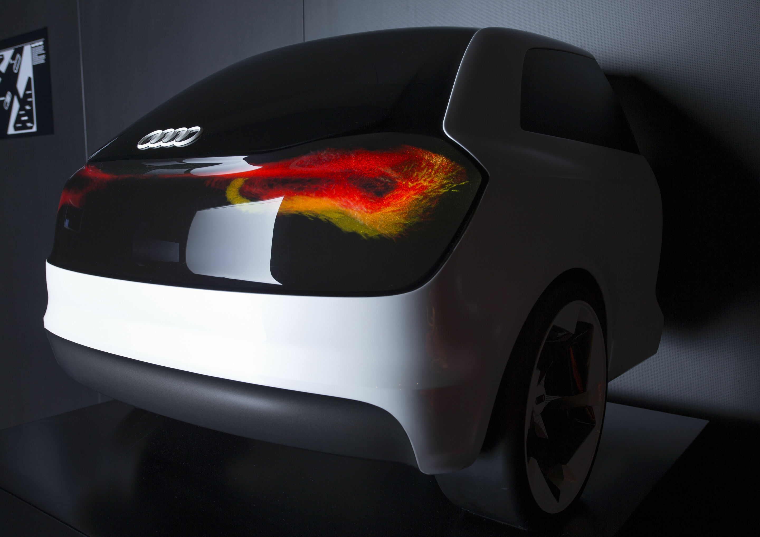 Exponat OLED-Technology: „The Swarm“