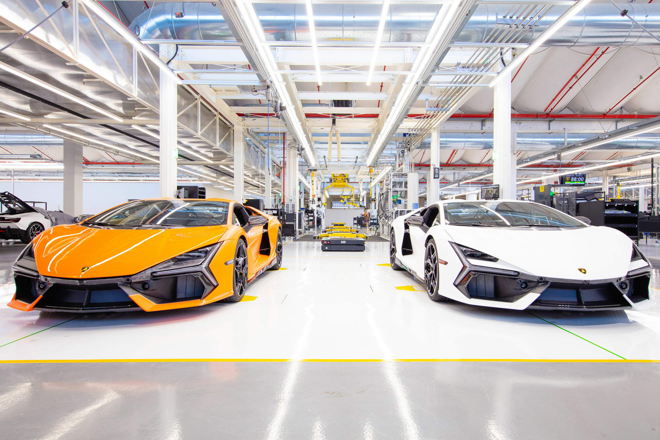 Automobili Lamborghini closes 2023 by setting unprecedented records - Automobili Lamborghini closes 2023 by setting unprecedented records