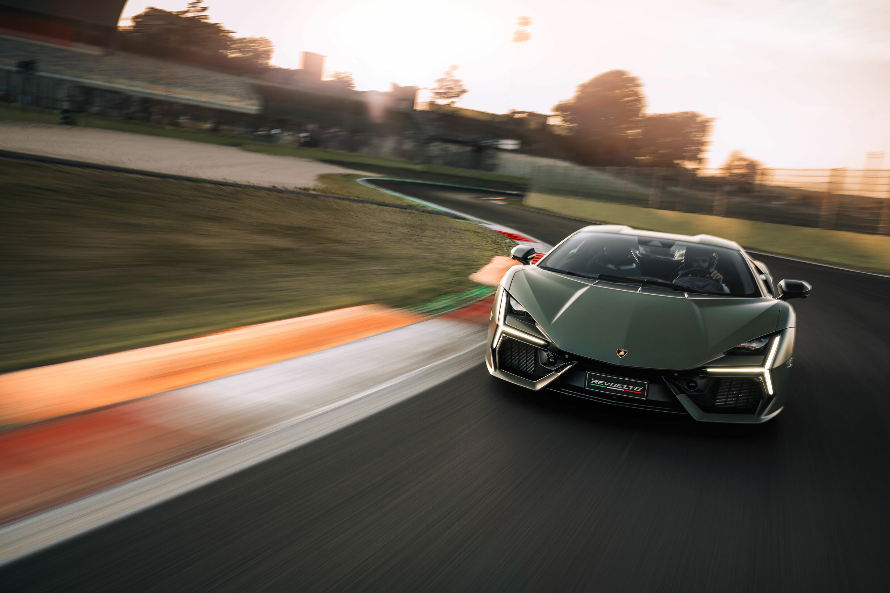 Automobili Lamborghini closes 2023 by setting unprecedented records - Automobili Lamborghini closes 2023 by setting unprecedented records