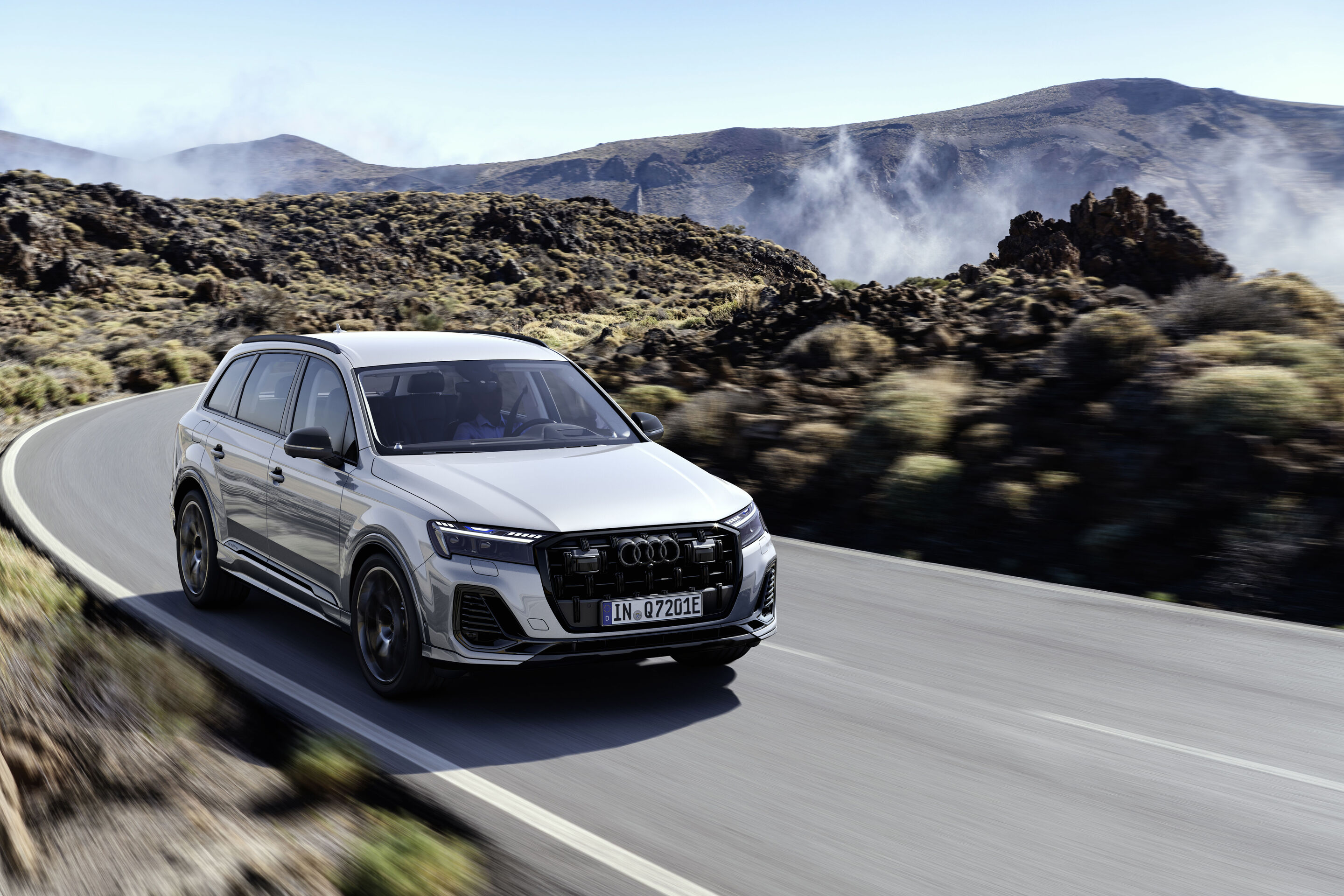 Audi Q7 TFSI e quattro (until 2026) - Dynamic photo,
Colour: Satellite silver, metallic