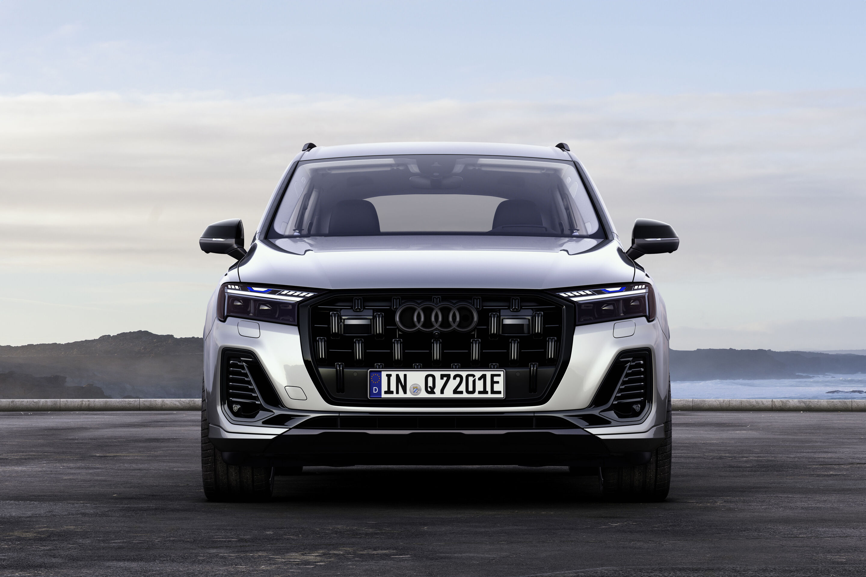 Audi Q7 TFSI e quattro (until 2026) - Static photo,
Colour: Satellite silver, metallic