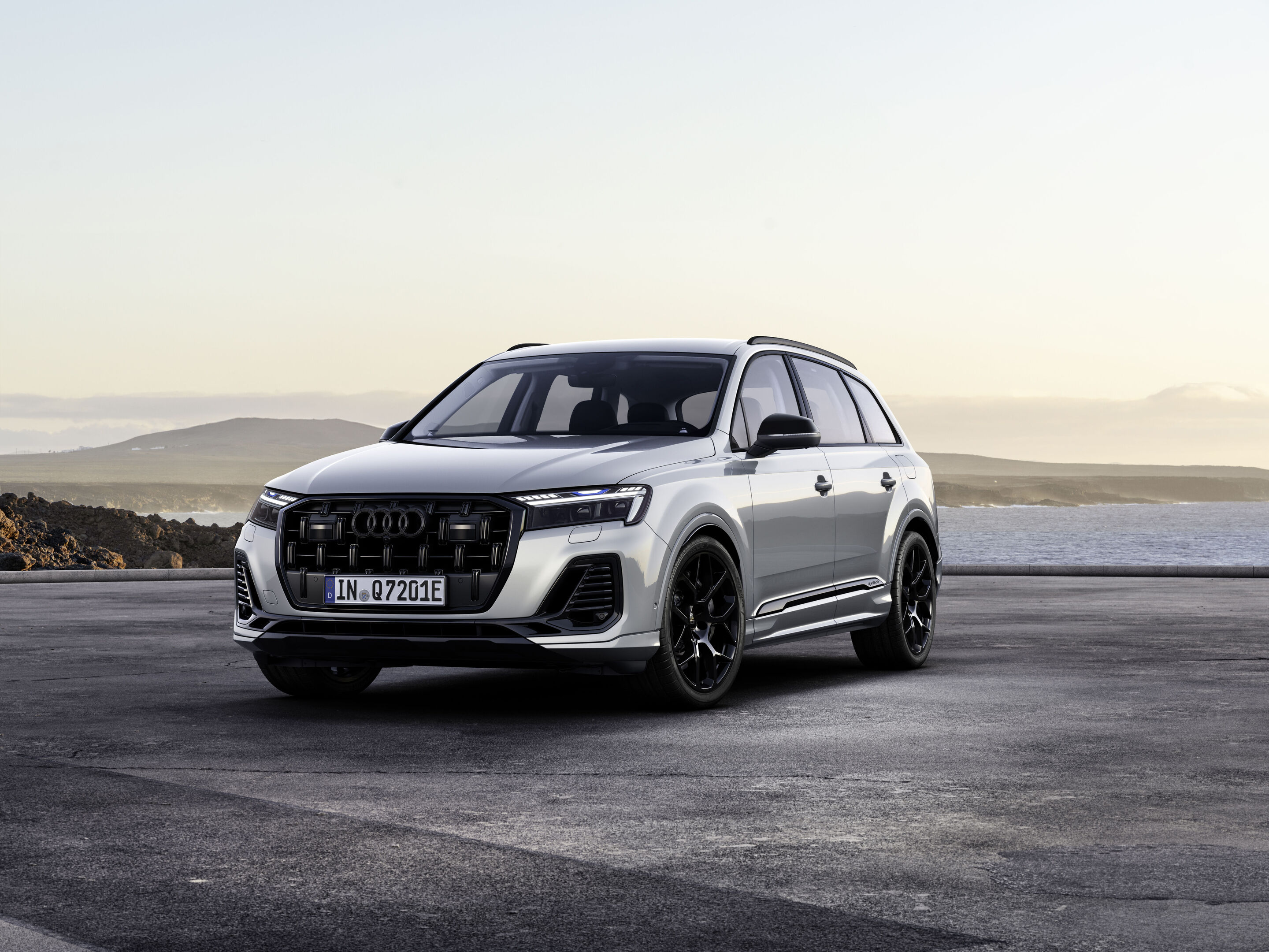 Audi Q7 TFSI e quattro (until 2026) - Static photo,
Colour: Satellite silver, metallic