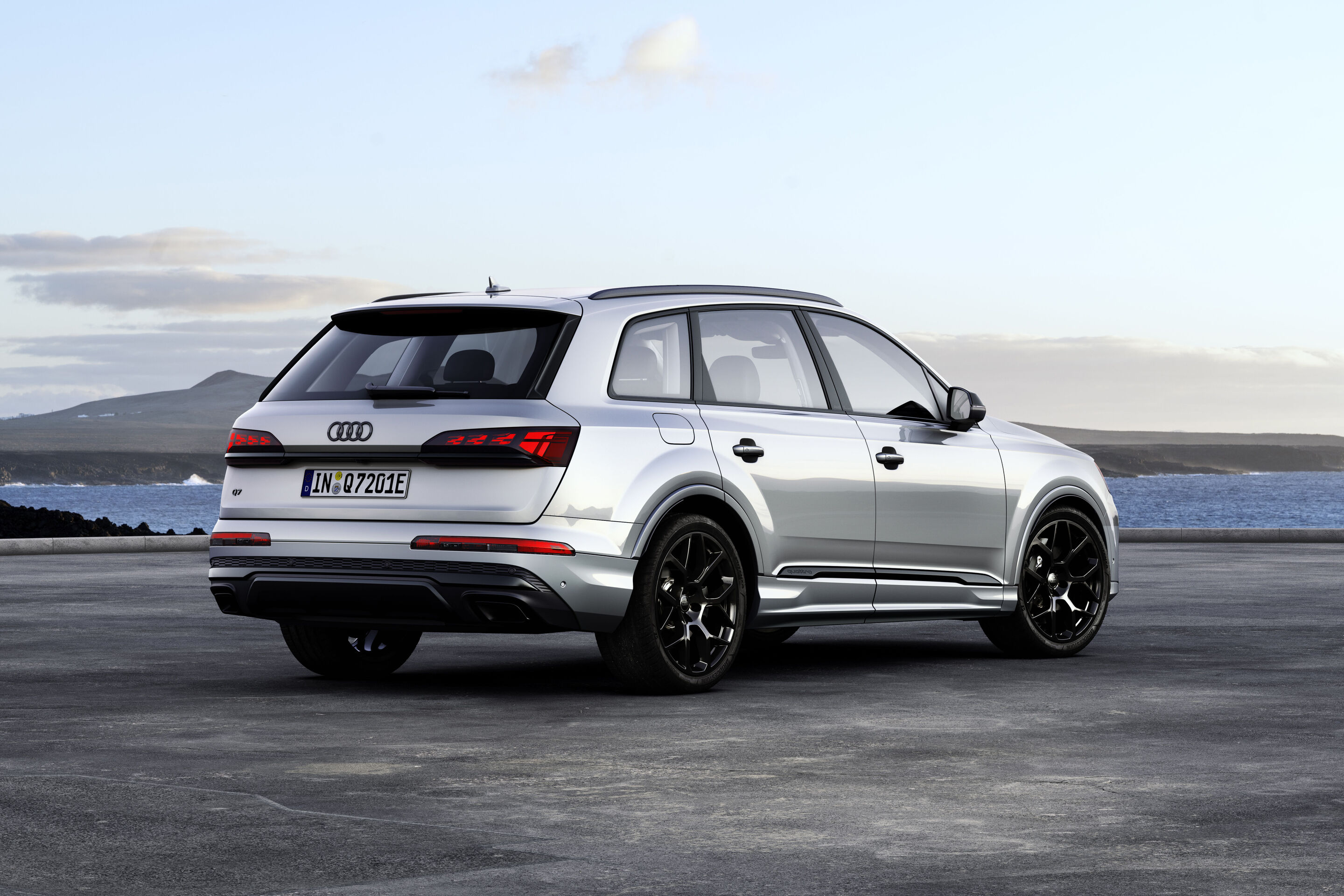 Audi Q7 TFSI e quattro (until 2026) - Static photo,
Colour: Satellite silver, metallic