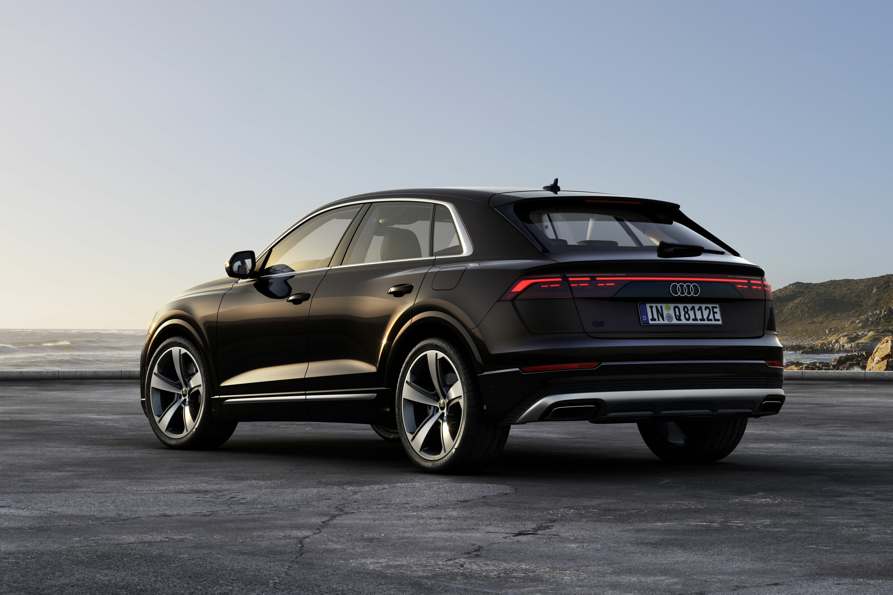 Audi Q8 TFSI e quattro - Standaufnahme, 
Farbe: Tamarindenbraun Metallic