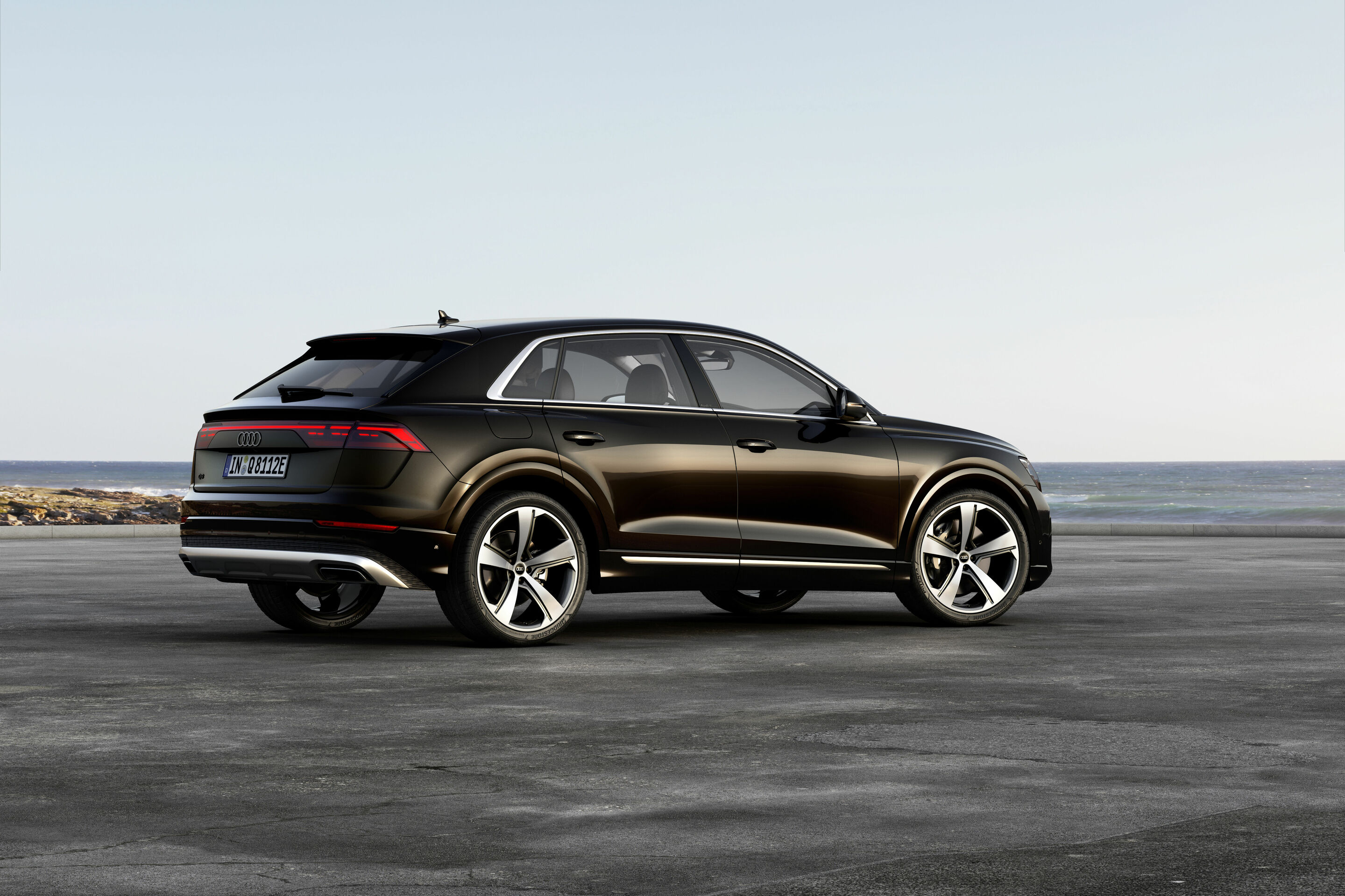 Audi Q8 TFSI e quattro - Standaufnahme, 
Farbe: Tamarindenbraun Metallic
