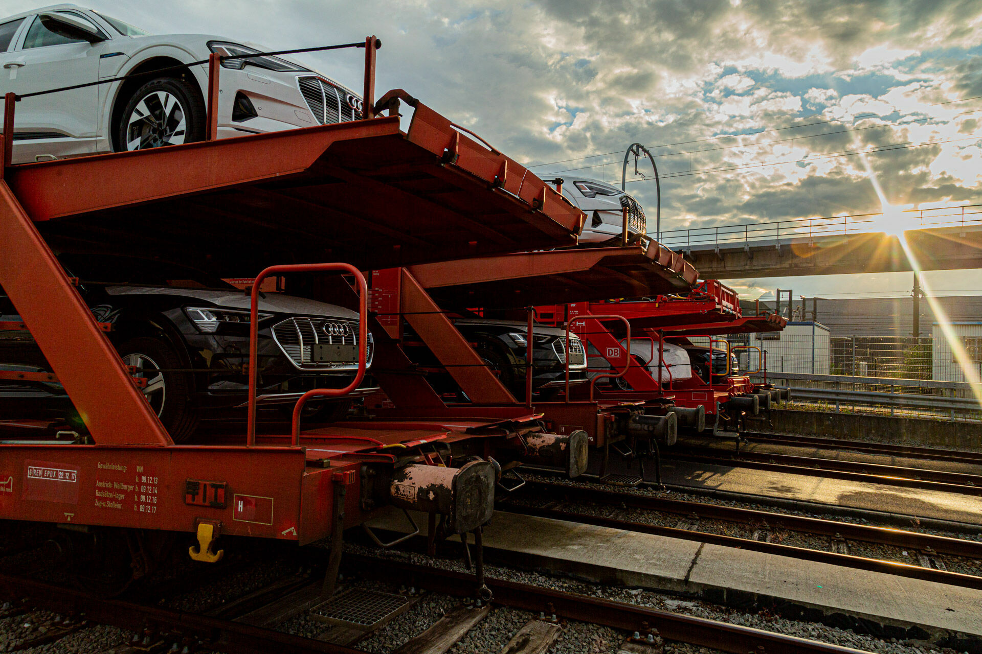 Audi manages its rail logistics via the transport and logistics company DB Cargo in a net carbon-neutral way. - Audi manages its rail logistics via the transport and logistics company DB Cargo in a net carbon-neutral way.