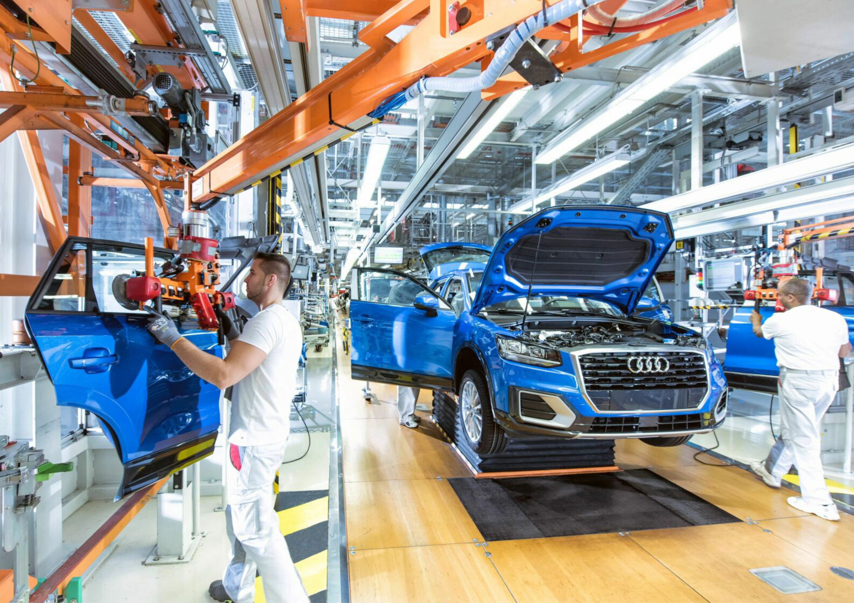 Faszination Produktion in Bildern im Audi Programmkino - In einem 15-minütigen Film erfahren Teilnehmende im Audi Programmkino interessante Fakten zur Produktion bei Audi.