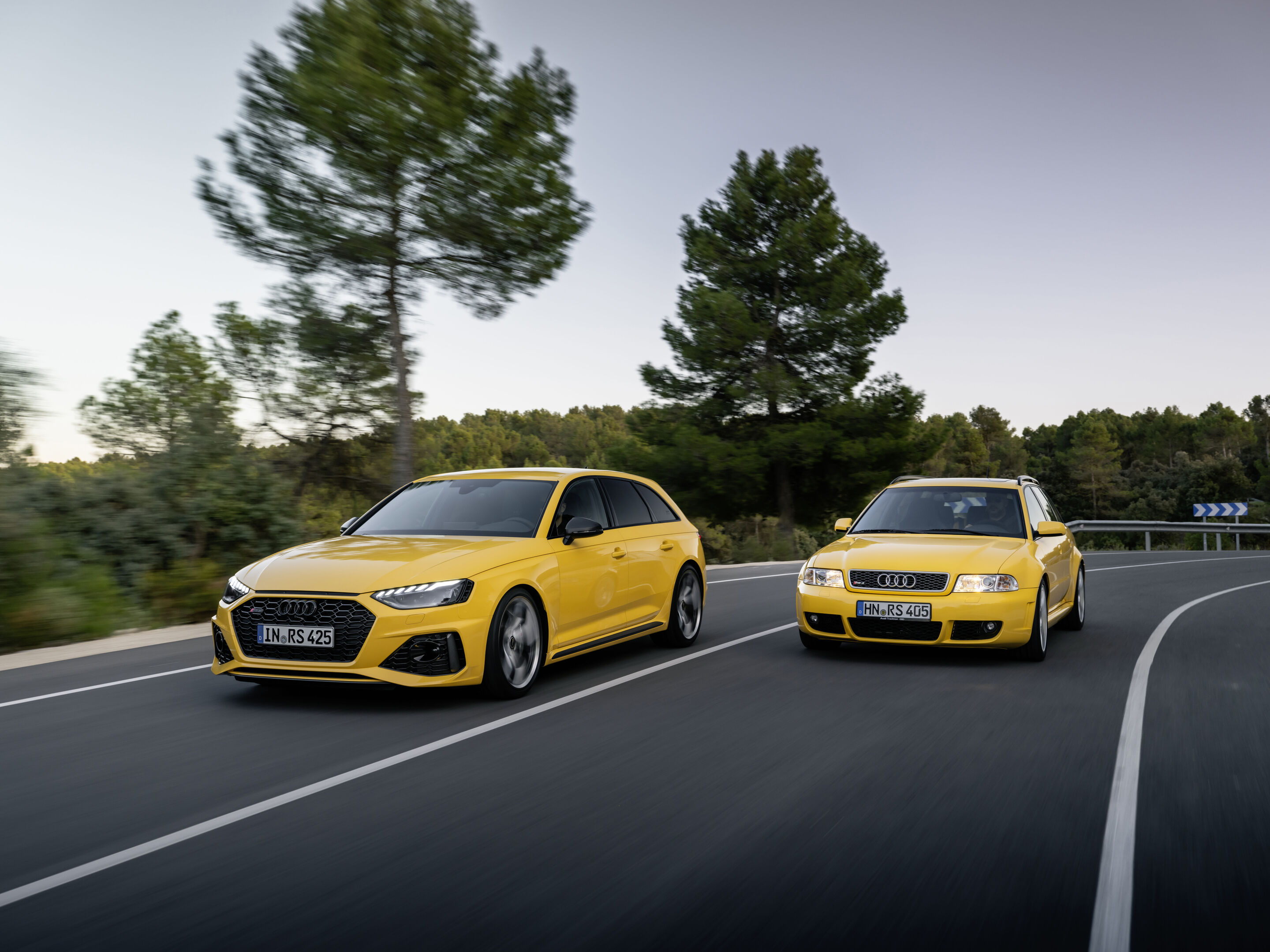 Audi RS 4 Avant edition 25 years (until 2024) - RS4 Sport (2001),
Dynamic photo,
Colour: Imola Yellow,
Audi RS 4 Avant edition 25 years,
Dynamic photo,
Colour: Imola Yellow