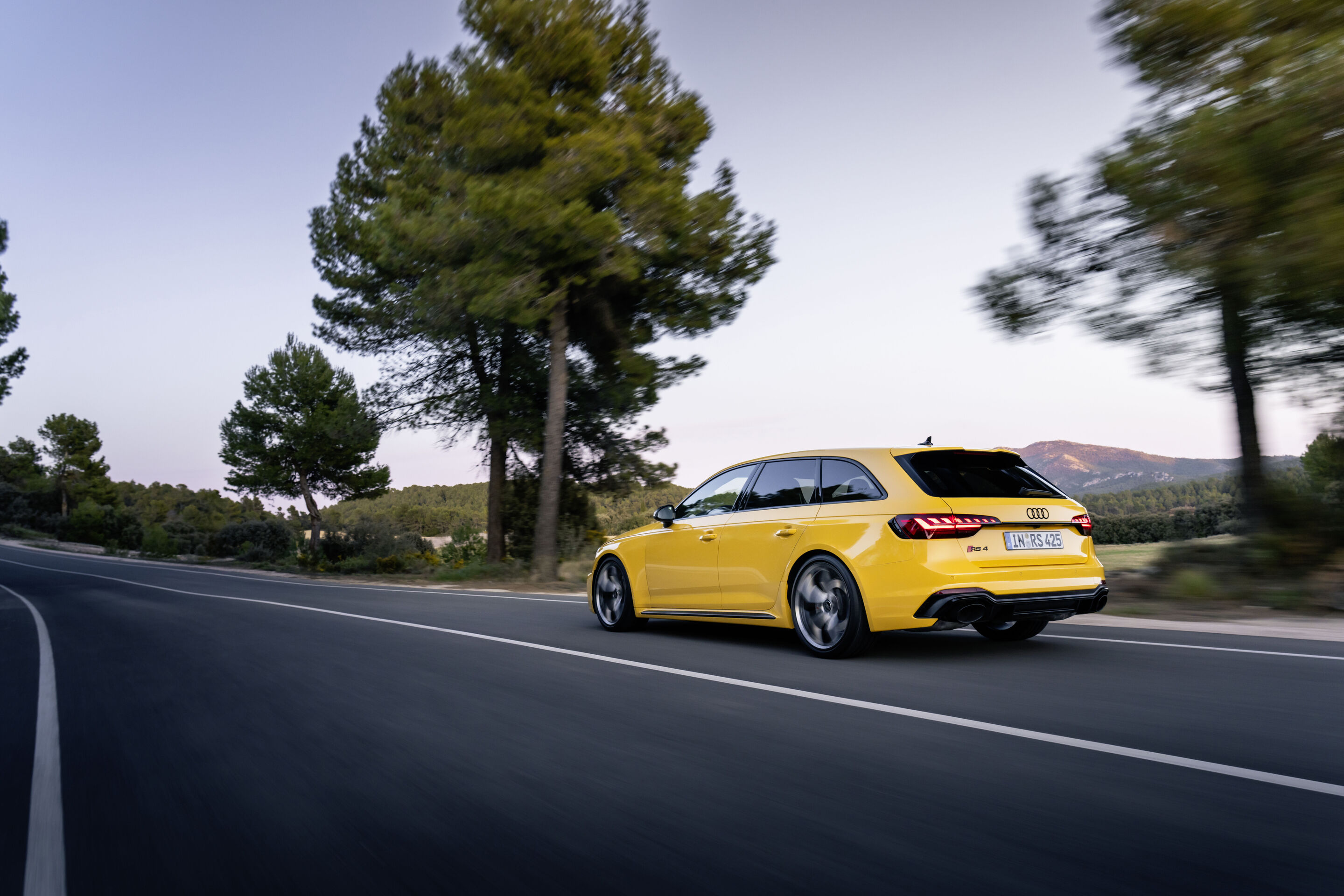 Audi RS 4 Avant edition 25 years (until 2024) - Dynamic photo,
Colour: Imola Yellow