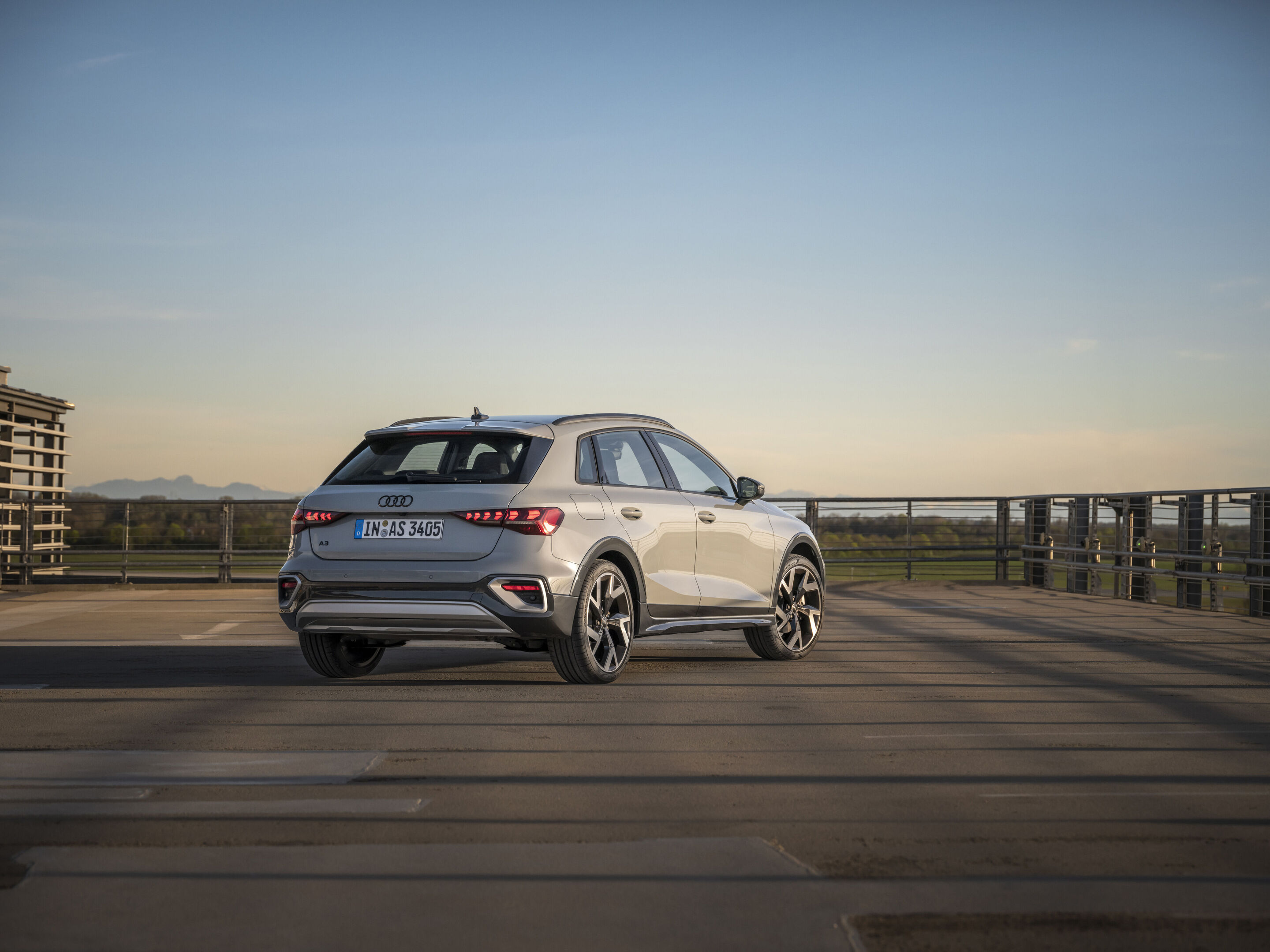 Audi A3 allstreet - Standaufnahme, 
Farbe: Pfeilgrau
