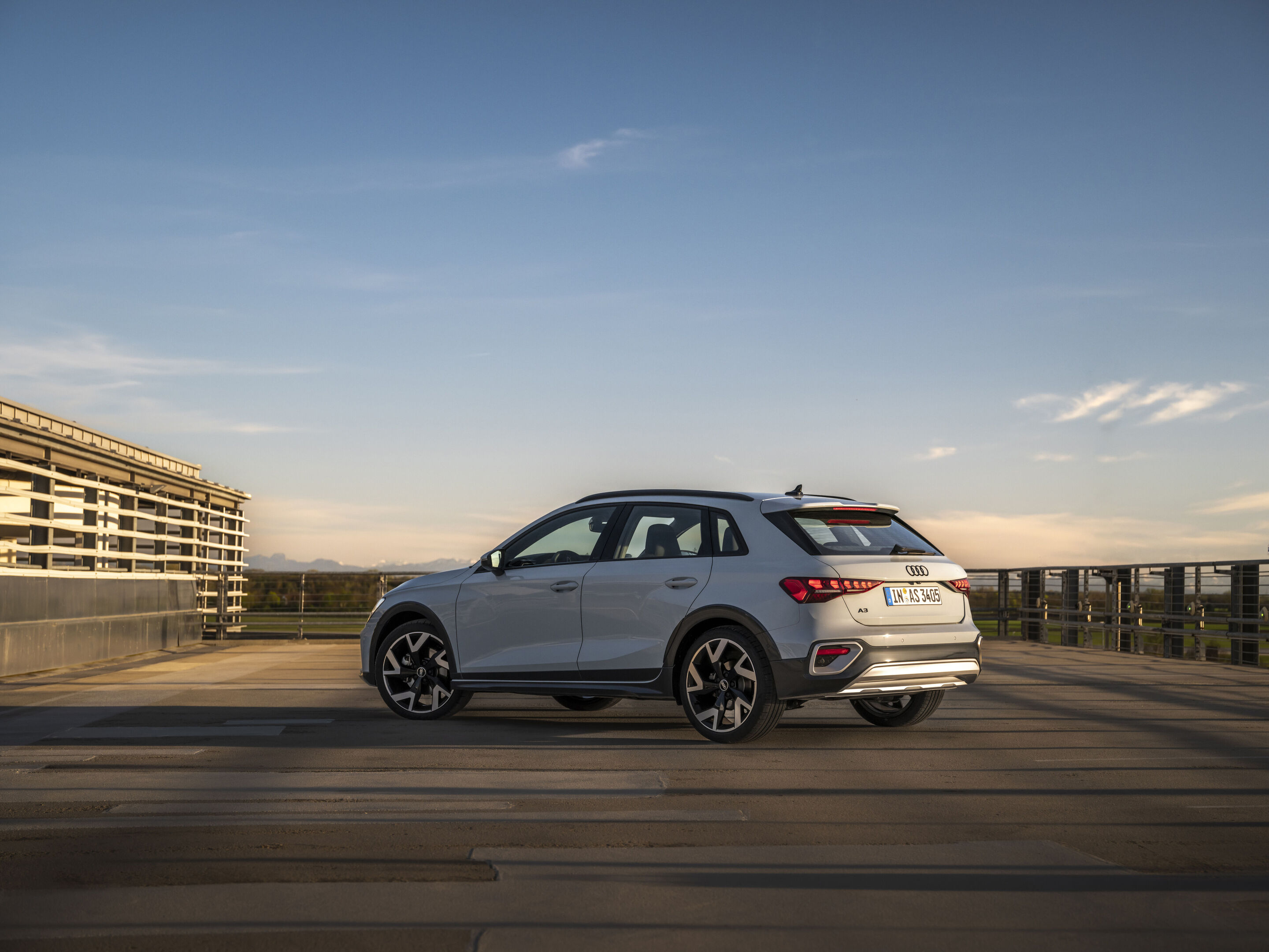 Audi A3 allstreet - Standaufnahme, 
Farbe: Pfeilgrau