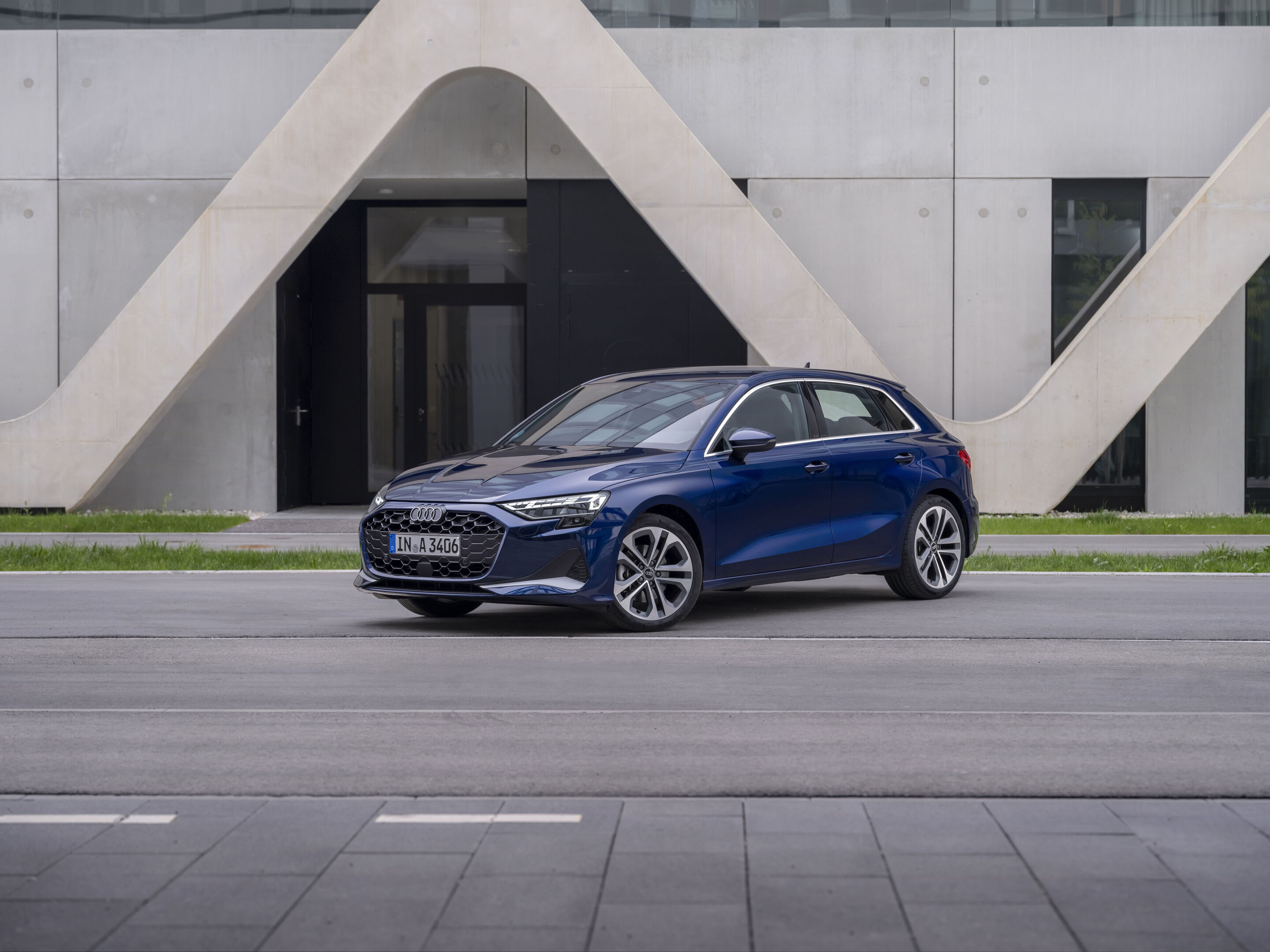 Audi A3 Sportback - Standaufnahme,
Farbe: Navarrablau