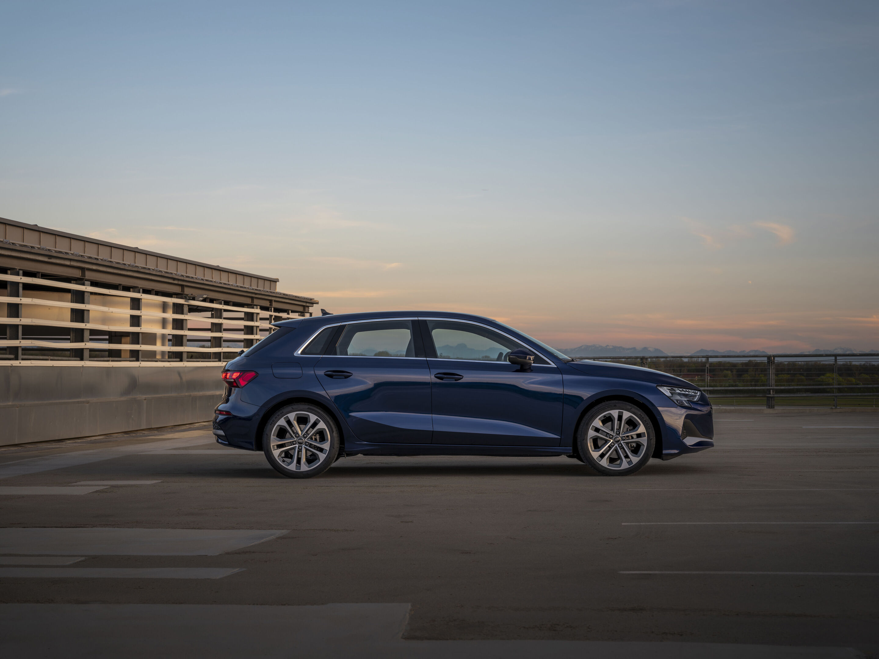 Audi A3 Sportback - Standaufnahme,
Farbe: Navarrablau