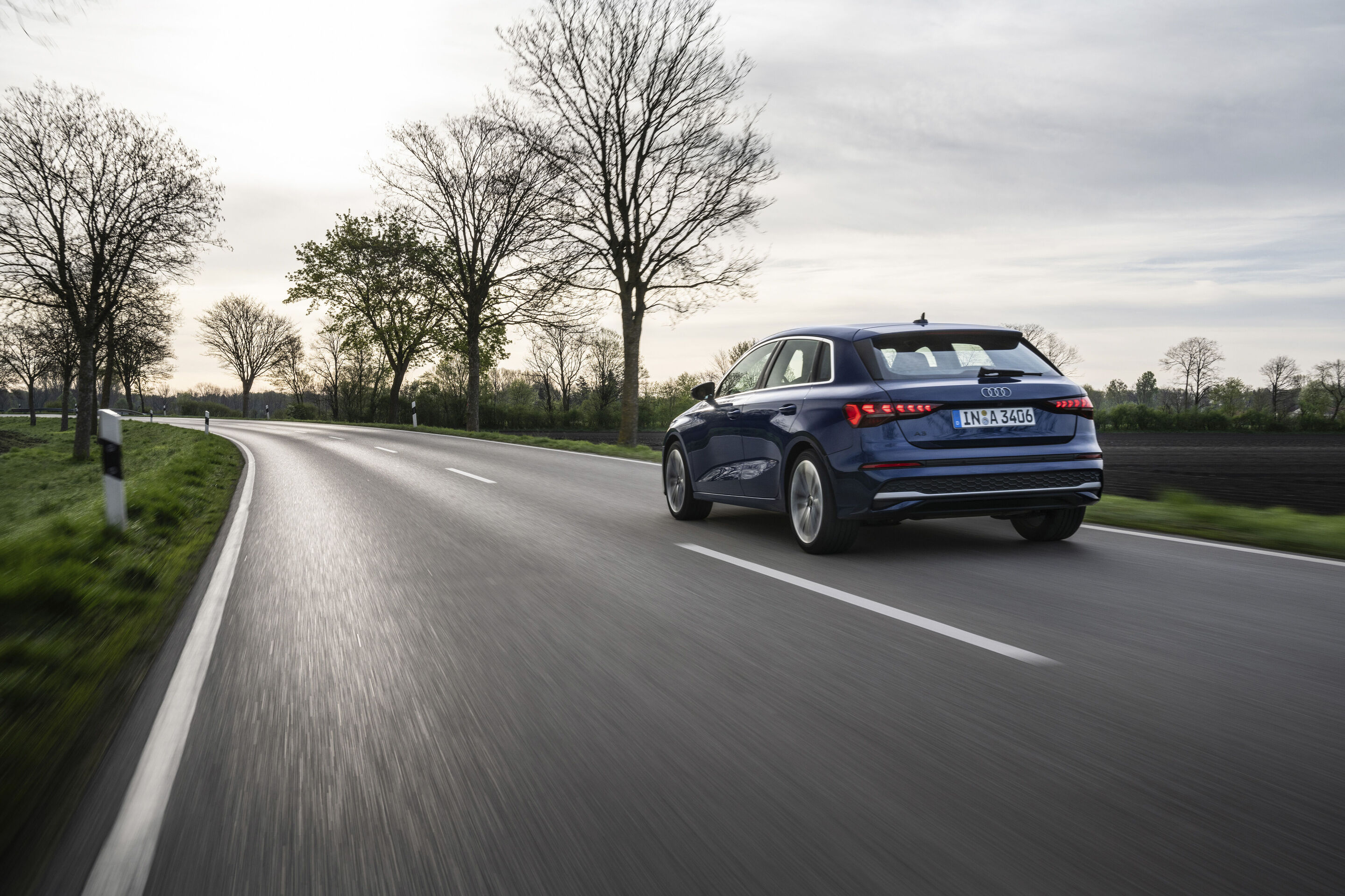 Audi A3 Sportback - Fahraufnahme,
Farbe: Navarrablau