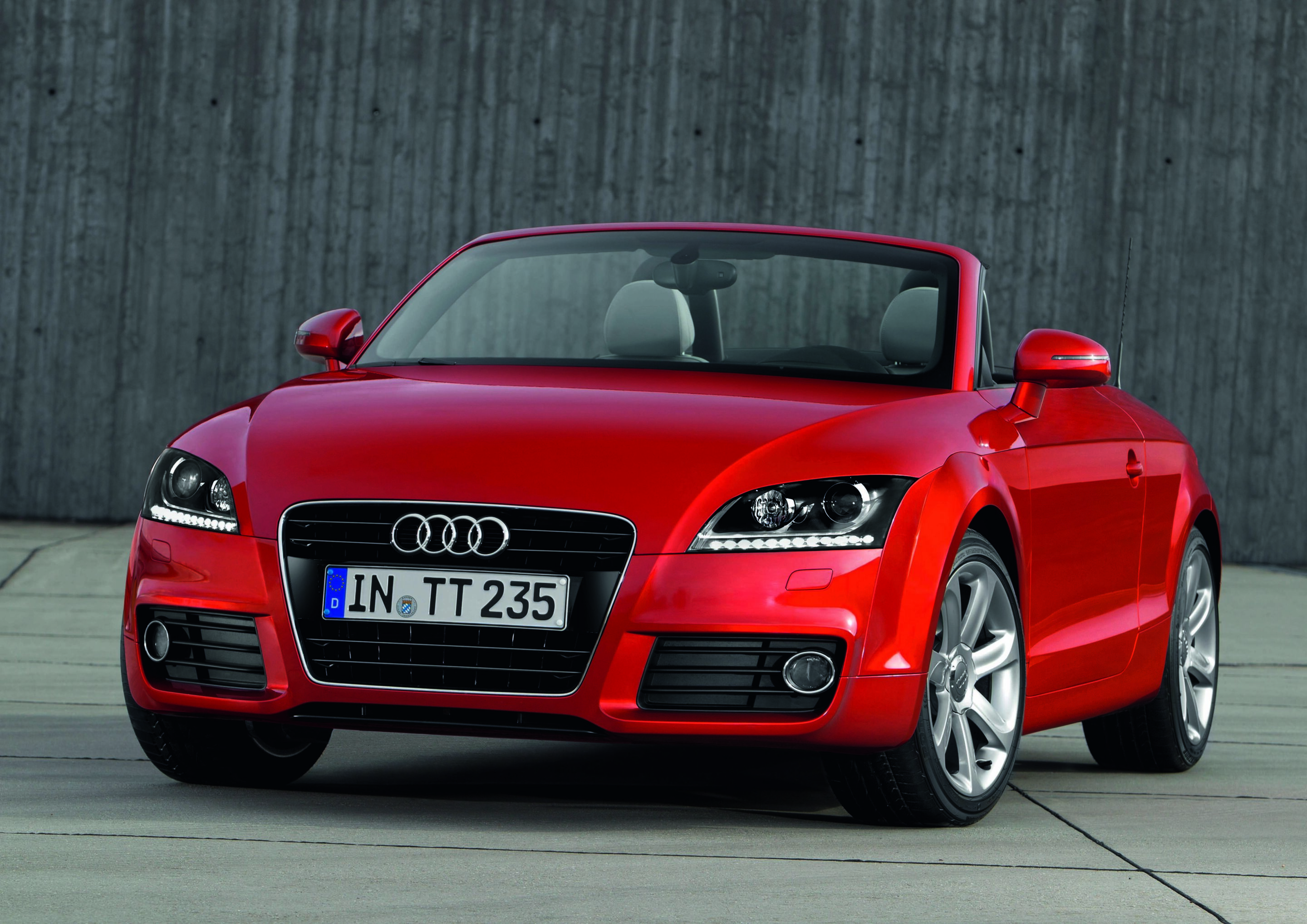 Audi TT Roadster - Farbe: Vulkanrot