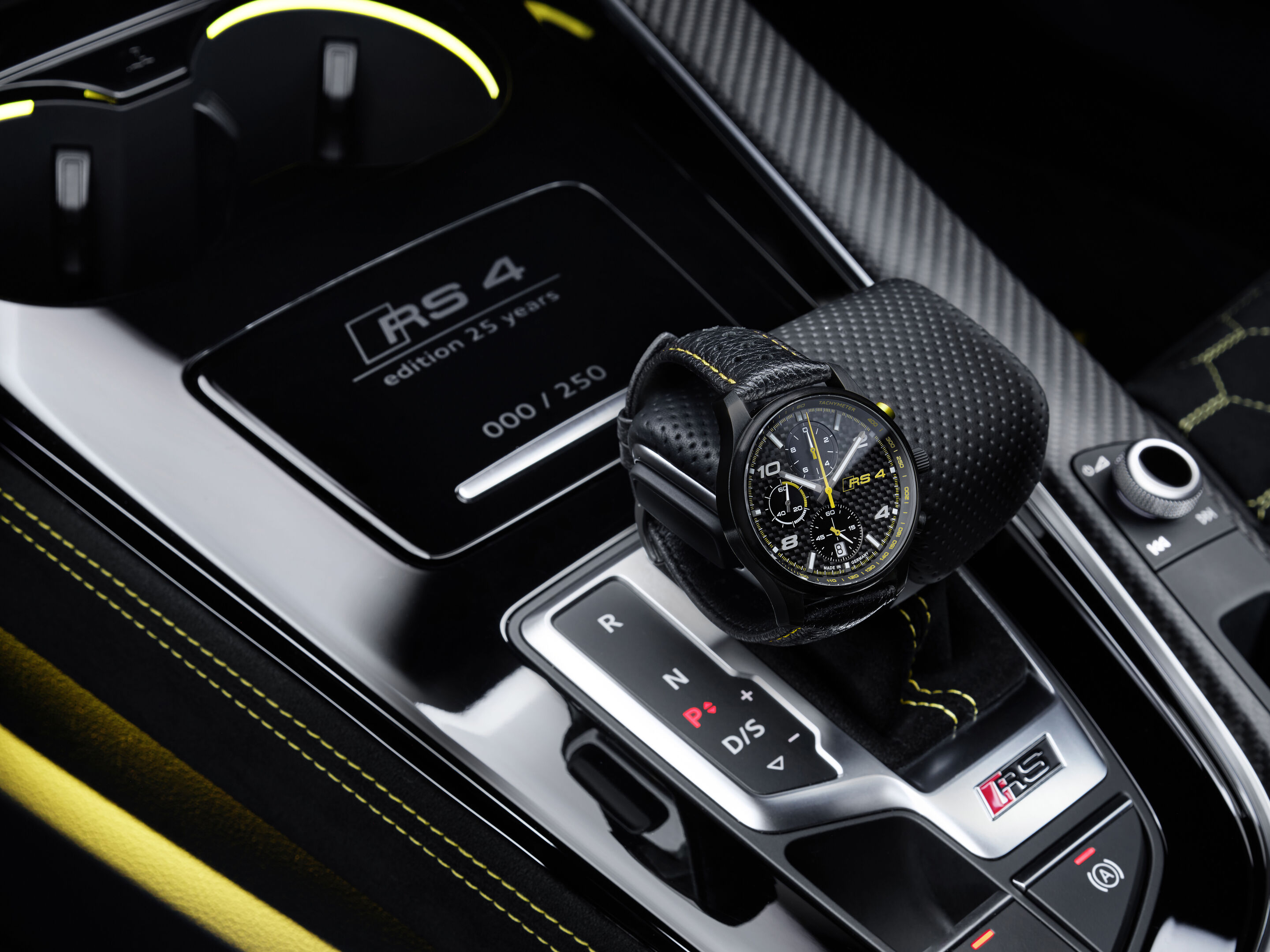 Audi RS 4 Avant edition 25 years (until 2024) - Chronograph RS 4 Avant edition 25 years of the Audi collection