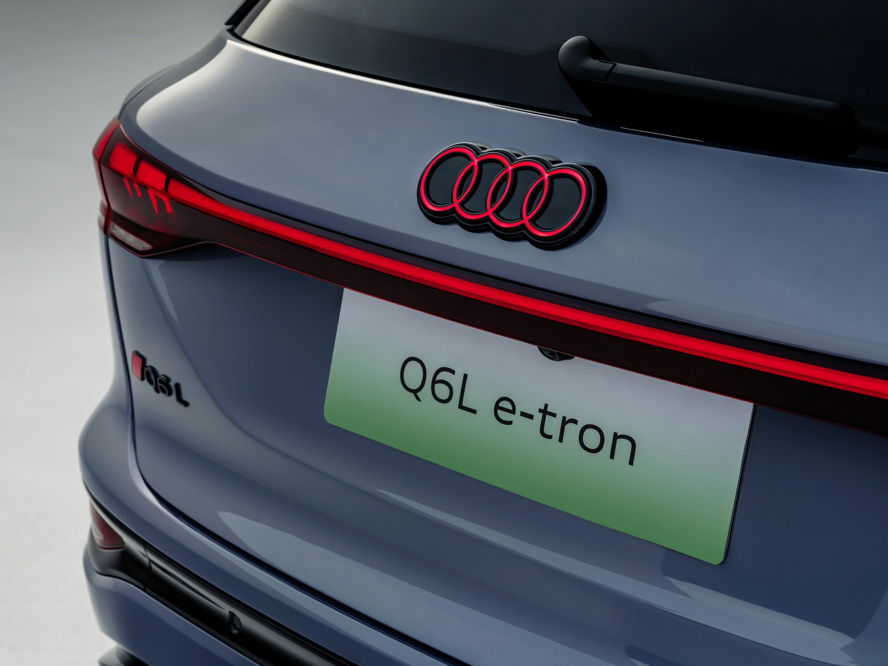 Audi Q6L e-tron - Detail,  
Farbe: Lilac Grey