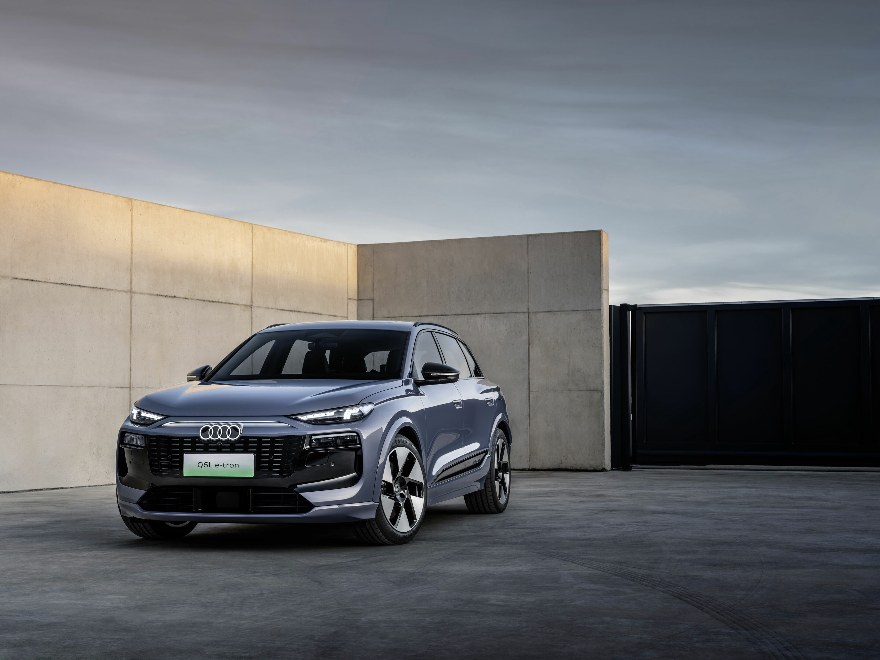 Audi Q6L e-tron - Standaufnahme, 
Farbe: Lilac Grey