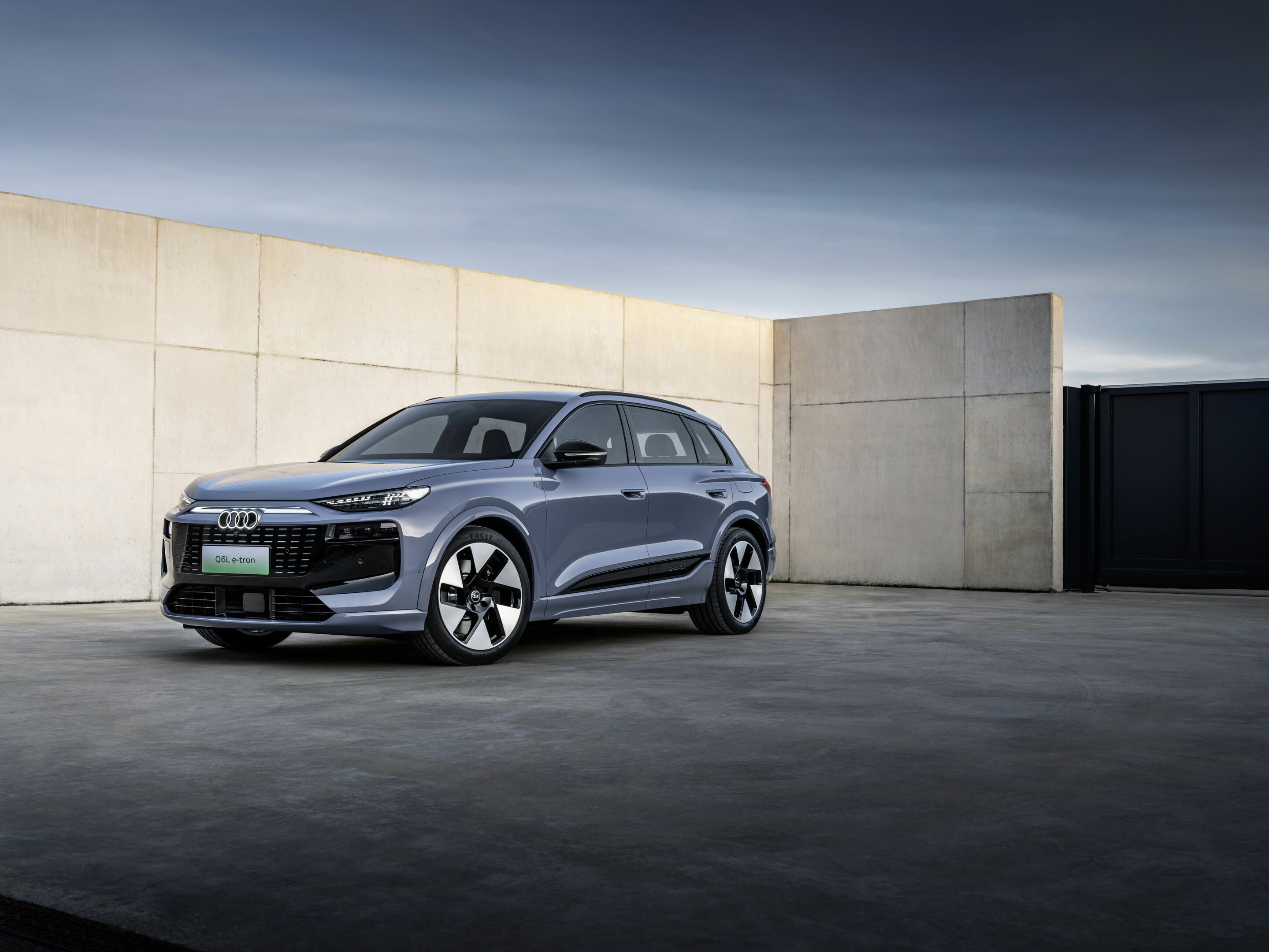 Audi Q6L e-tron - Standaufnahme, 
Farbe: Lilac Grey