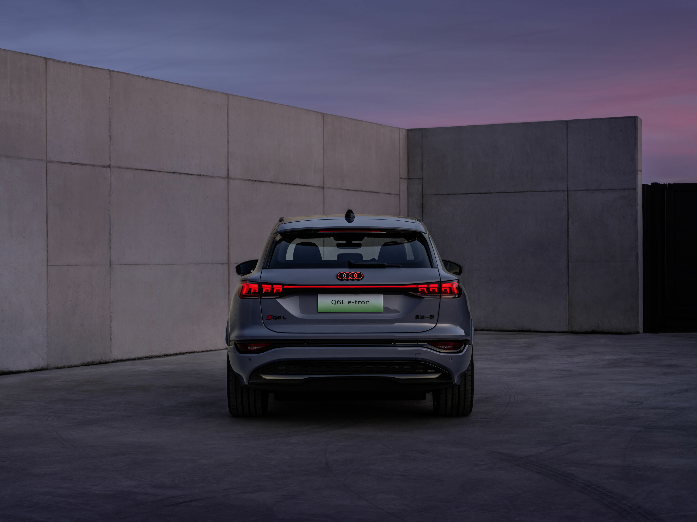 Audi Q6L e-tron - Static photo,
Colour: Lilac Grey