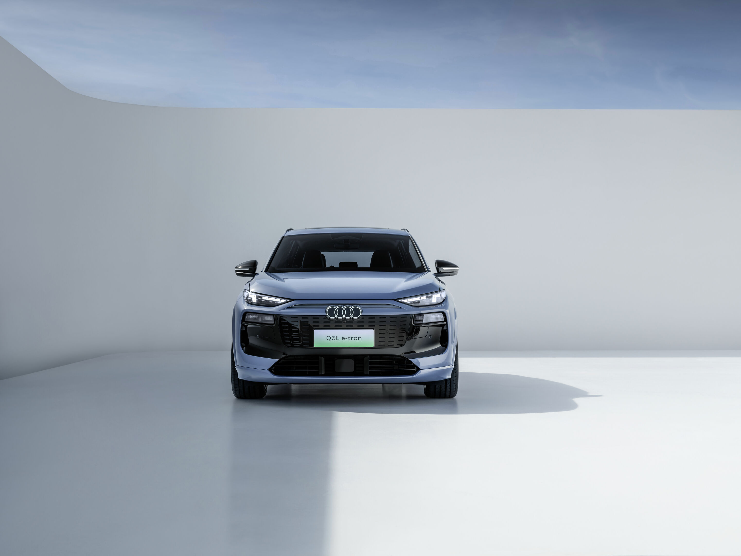 Audi Q6L e-tron - Standaufnahme, 
Farbe: Lilac Grey
