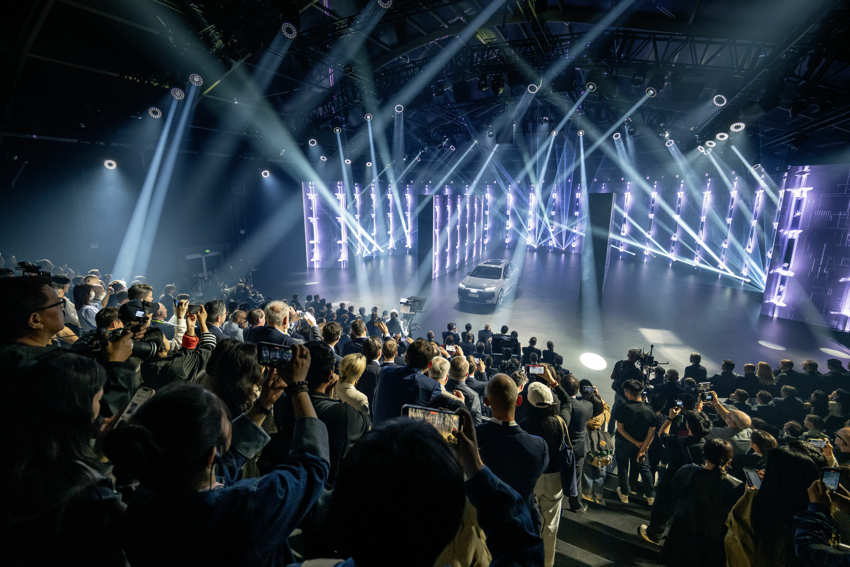 Audi Q6L e-tron - Der neue Audi Q6L e-tron (Exterieur-Modell) feiert am 24. April bei der Volkswagen Group Night Weltpremiere in Peking.