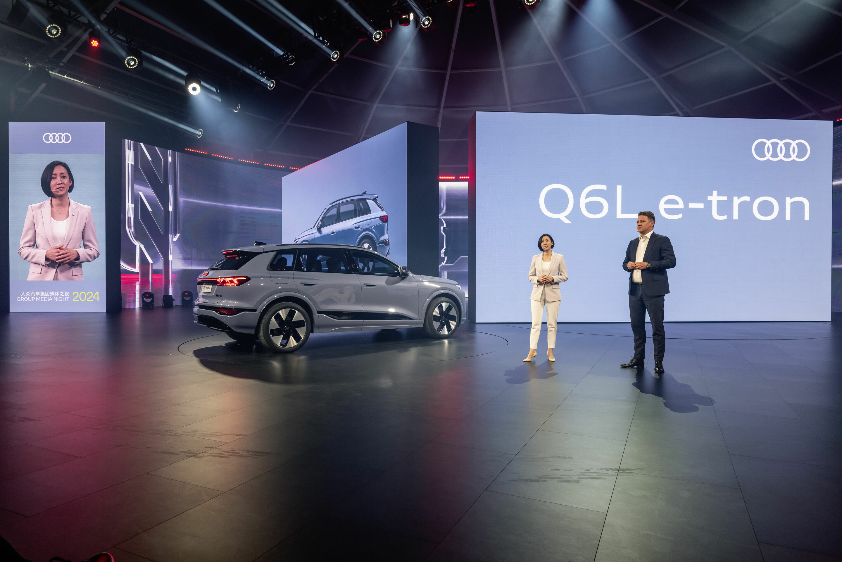 Audi Q6L e-tron - The new Audi Q6L e-tron (exterior model) celebrates its world premiere on April 24th at the Volkswagen Group Night in Beijing: Audi CEO Gernot Döllner and Katy Tsang, Executive Vice President Sales & Marketing Audi China