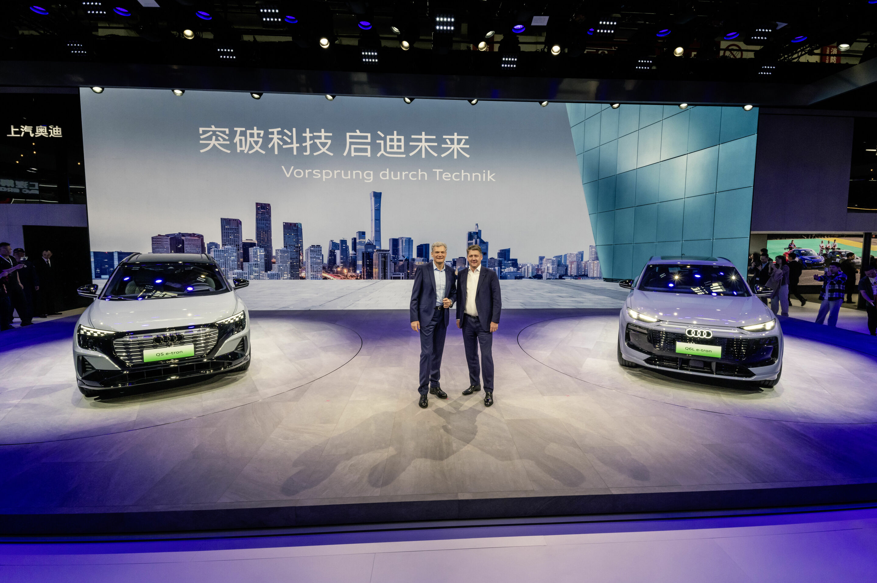 Audi at Auto China 2024 - At Auto China Audi showcases its strategy and all-electric portfolio for the world’s largest automotive market: Johannes Roscheck, President of Audi China (left), and Audi CEO Gernot Döllner