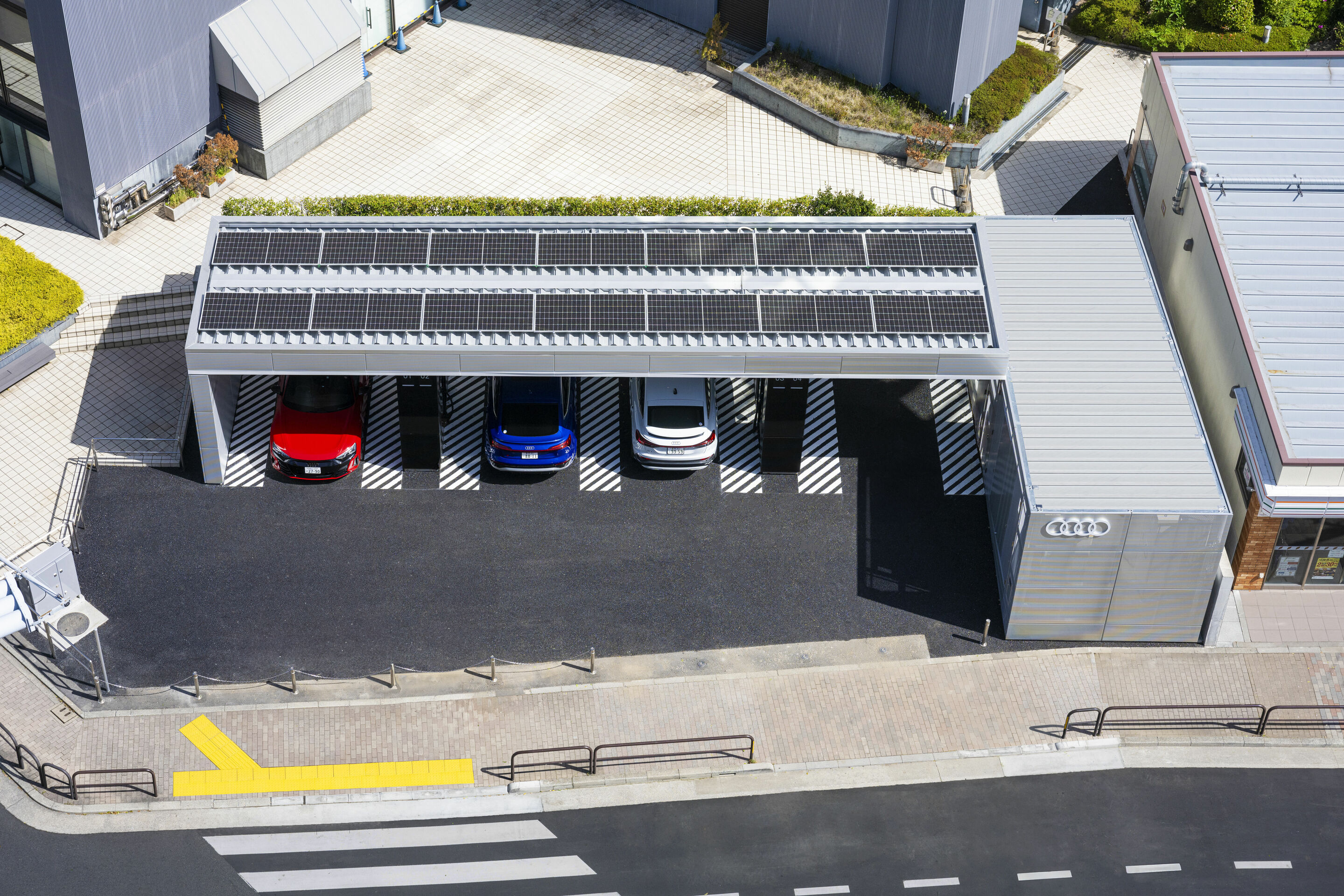 Audi charging hub Tokio - Premium-Ladeerlebnis jetzt auch in Japan