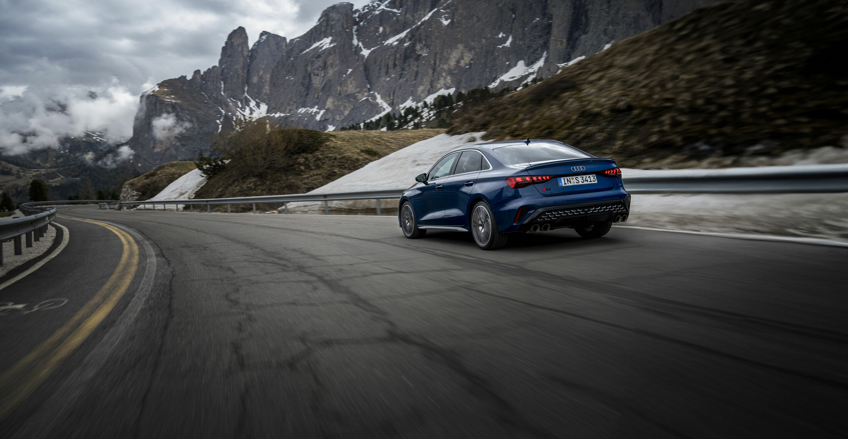 Audi S3 Sedan - Dynamic photo,
Colour: Ascari blue metallic