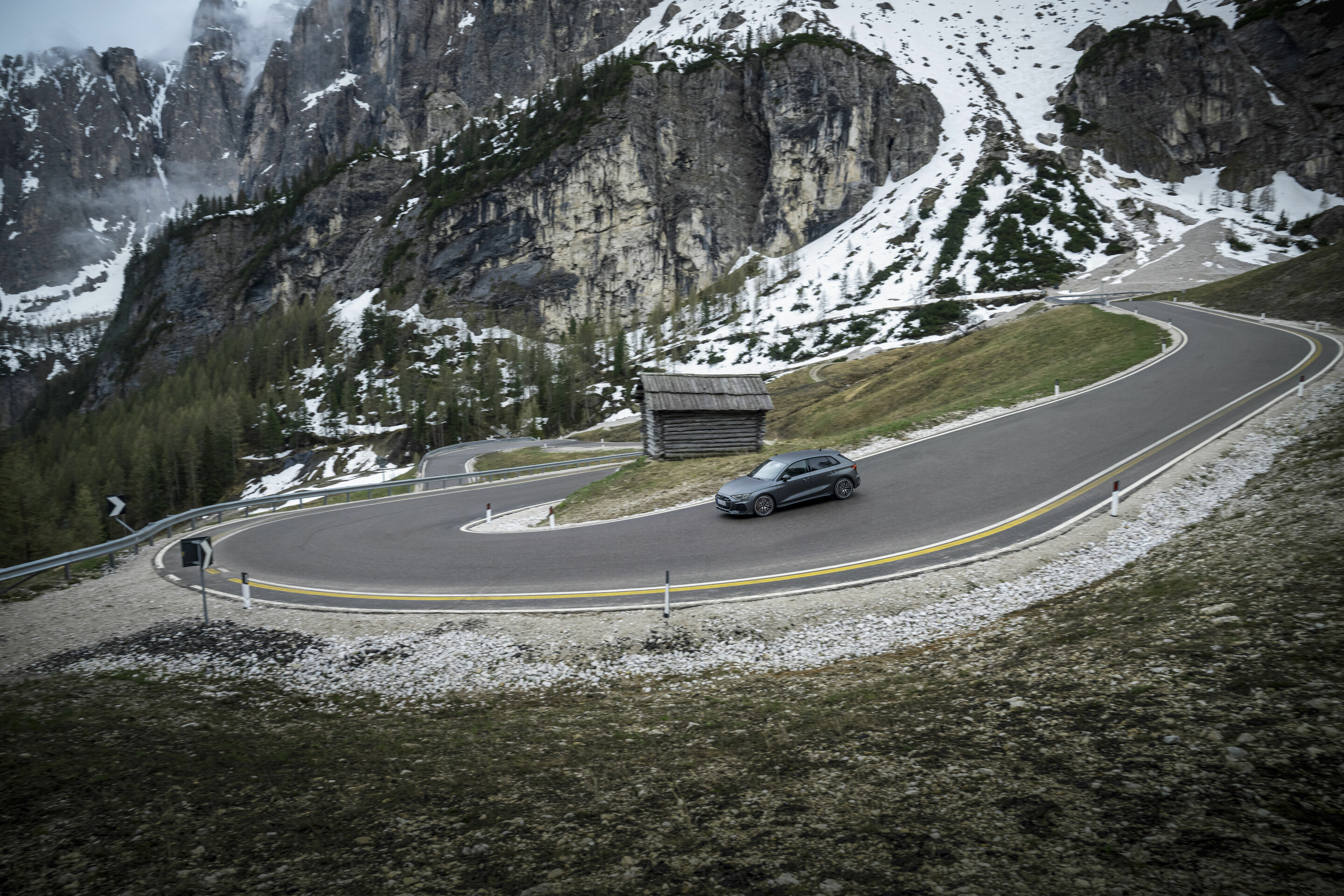 Audi S3 Sportback - Fahraufnahme,
Farbe: Daytonagrau matt