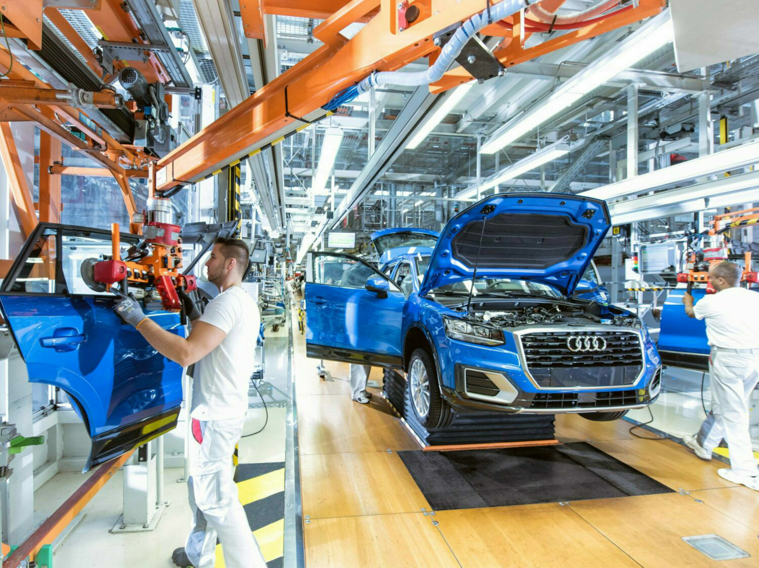 Faszination Produktion in Bildern im Audi Programmkino - In einem 15-minütigen Film erfahren Teilnehmende interessante Fakten zur Produktion bei Audi.