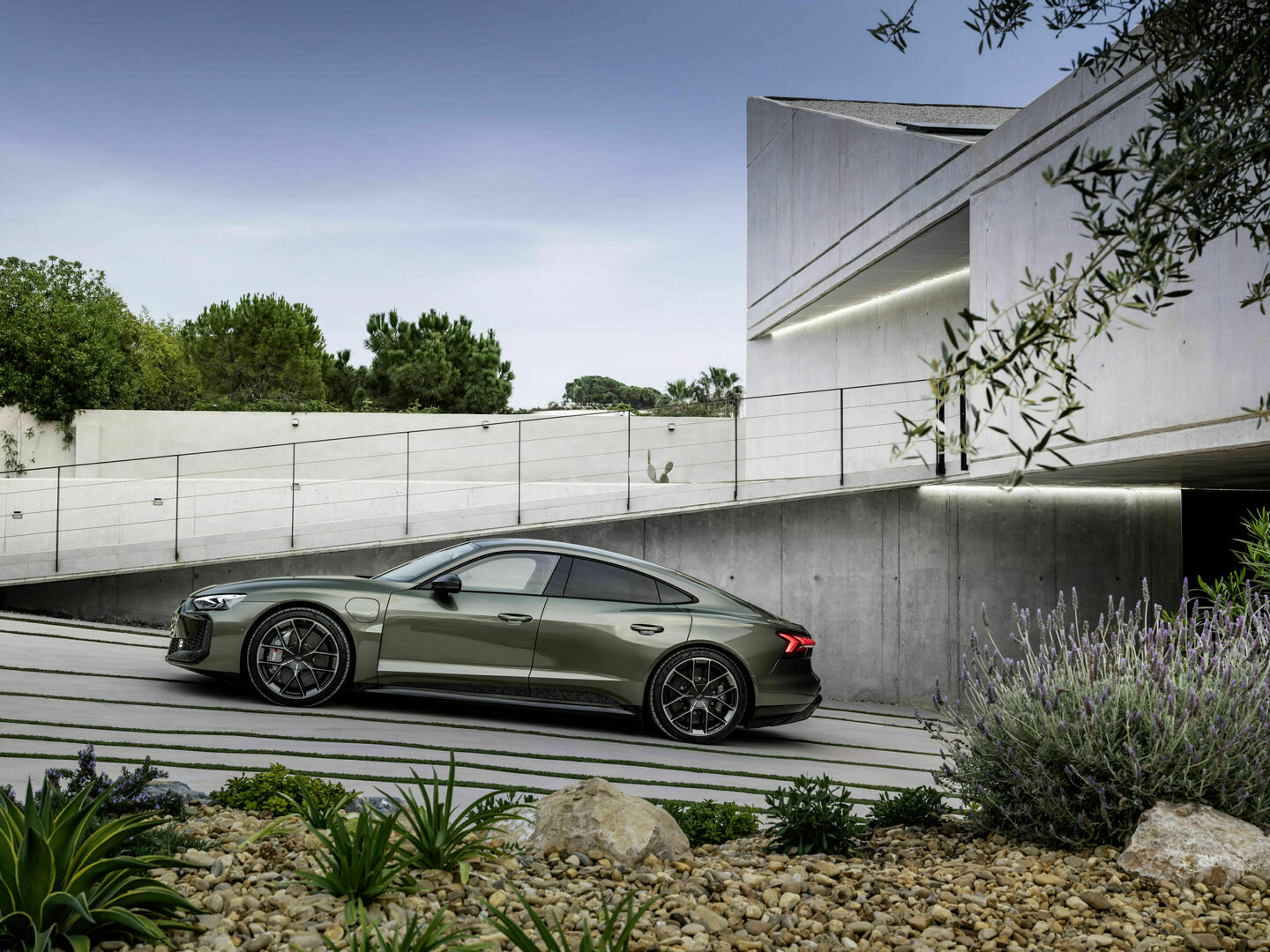 Audi RS e-tron GT performance, Static photo,
color: Bedford green metallic