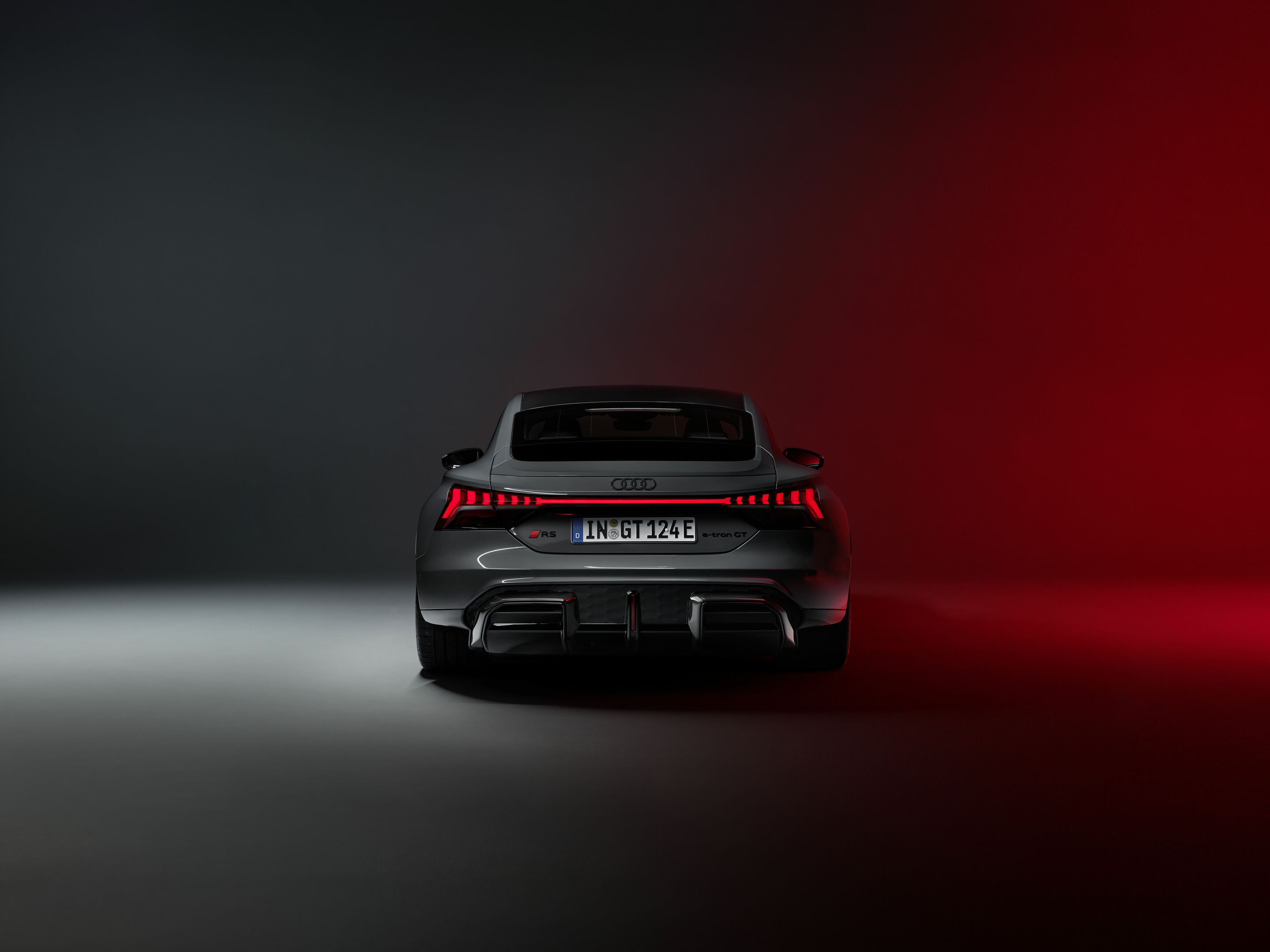 Audi RS e-tron GT - Standaufnahme,
Farbe: Nimbusgrau Perleffekt