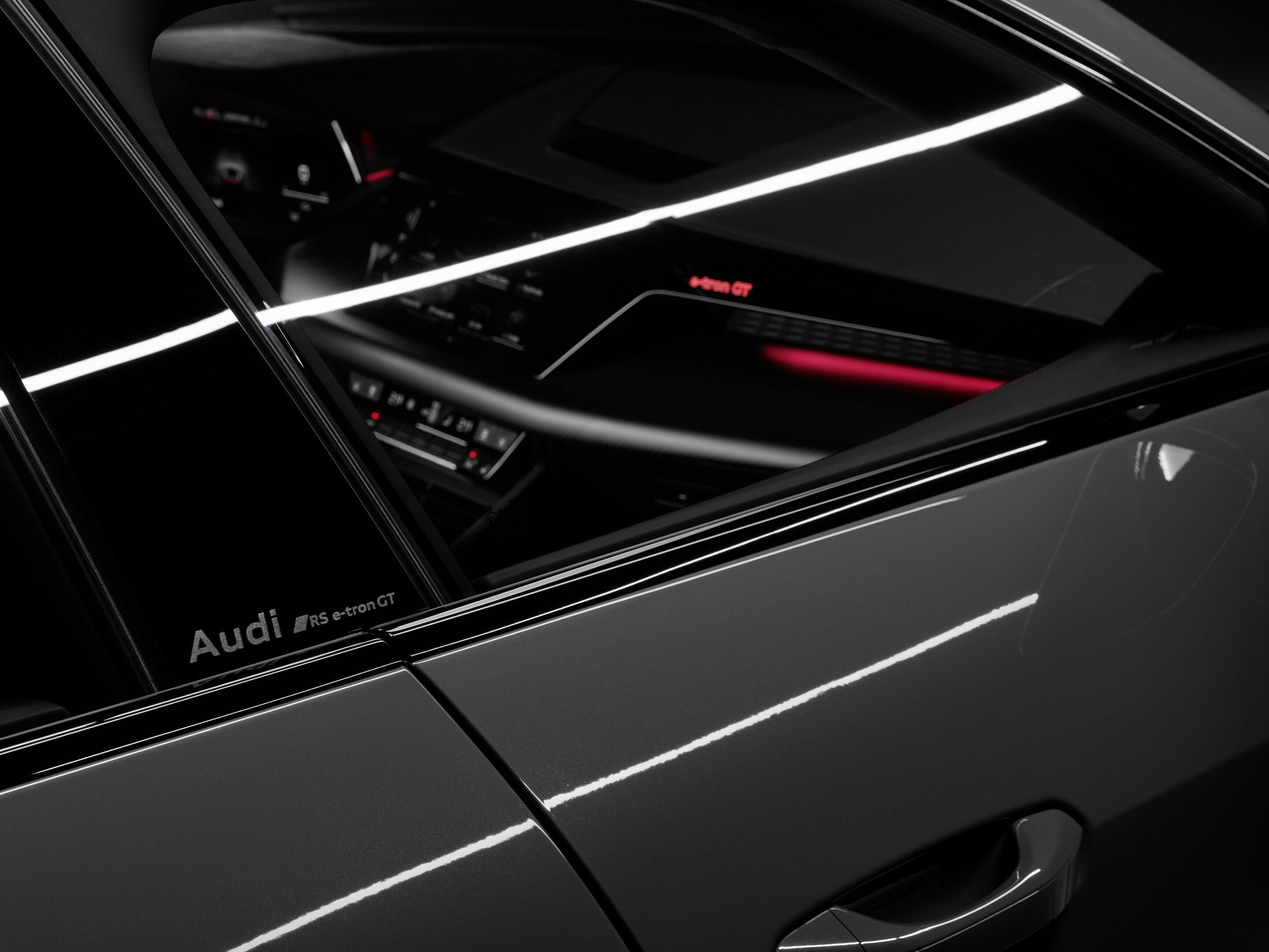 Audi RS e-tron GT - Detail,
Farbe: Nimbusgrau Perleffekt