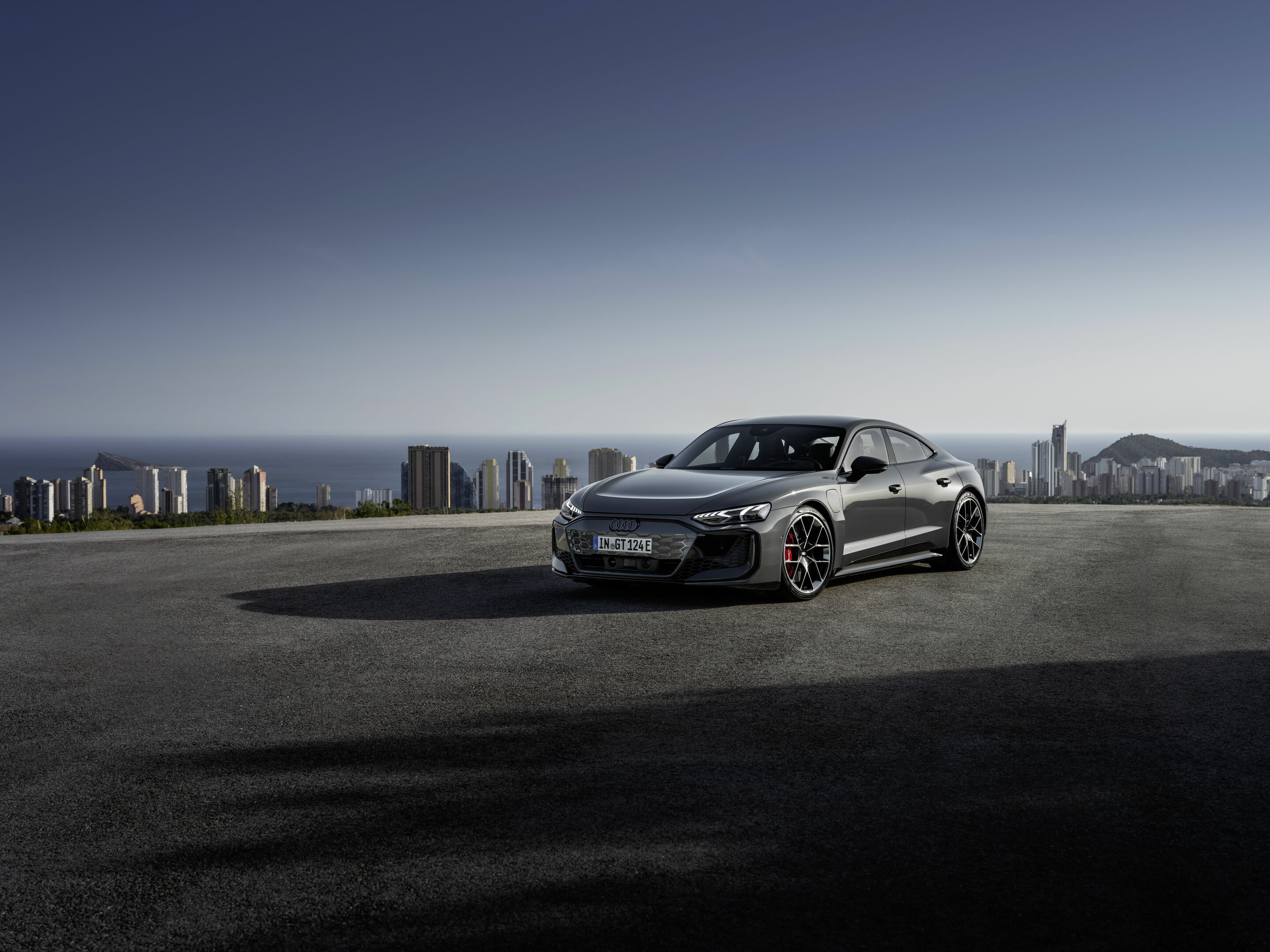 Audi RS e-tron GT - Static photo,
Colour: Nimbus grey pearl effect