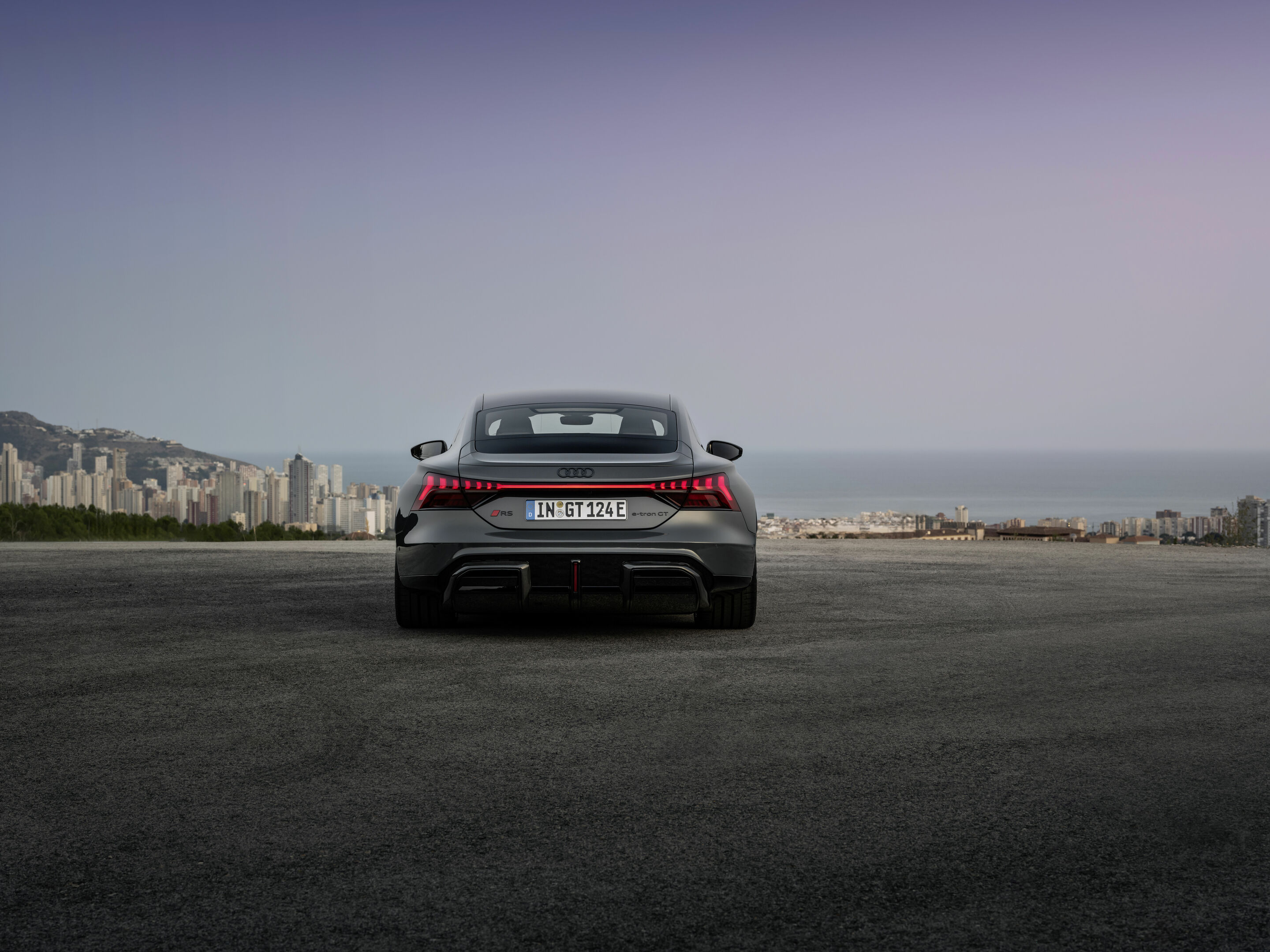 Audi RS e-tron GT - Standaufnahme,
Farbe: Nimbusgrau Perleffekt