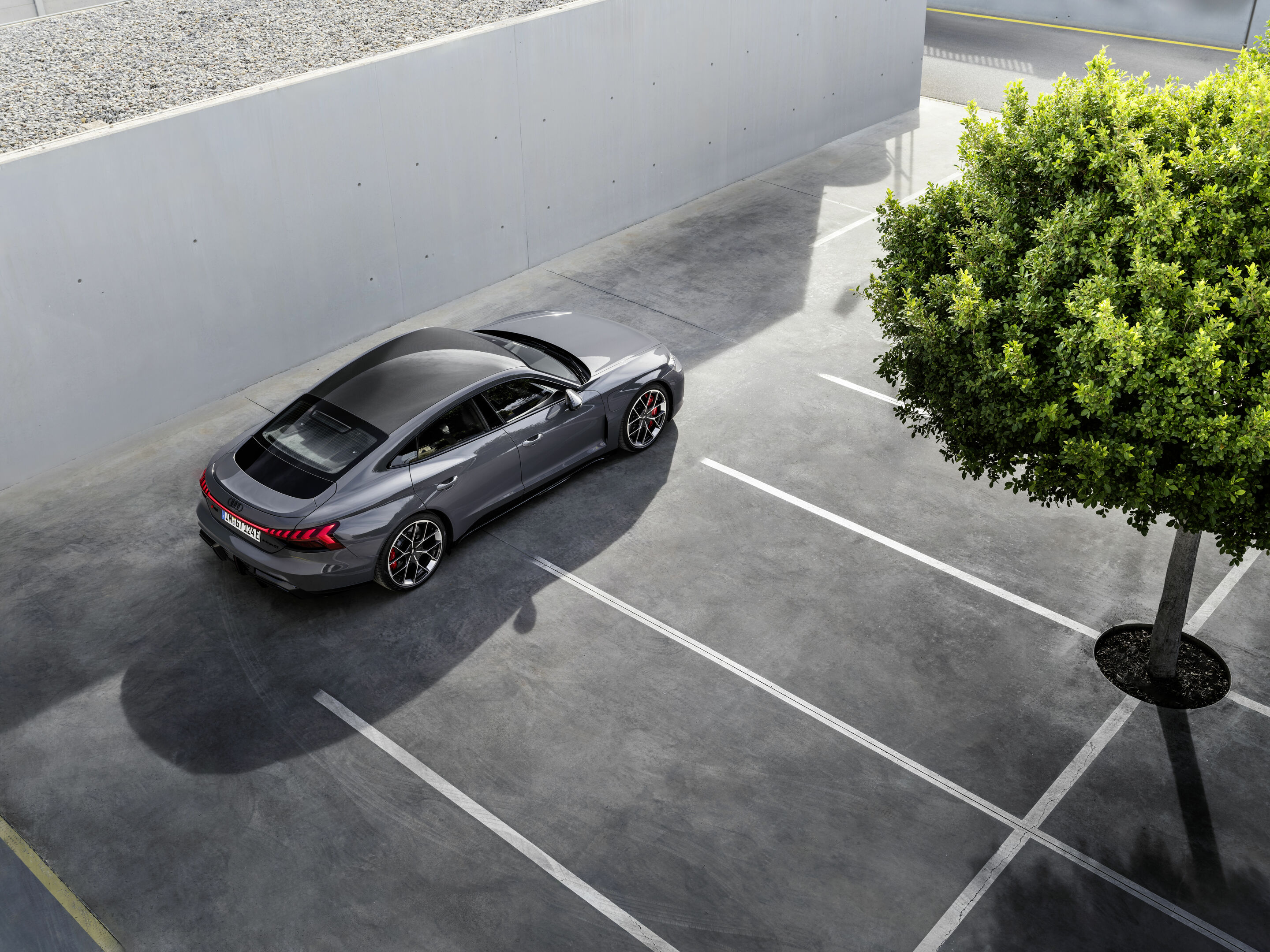 Audi RS e-tron GT - Static photo,
Colour: Nimbus grey pearl effect